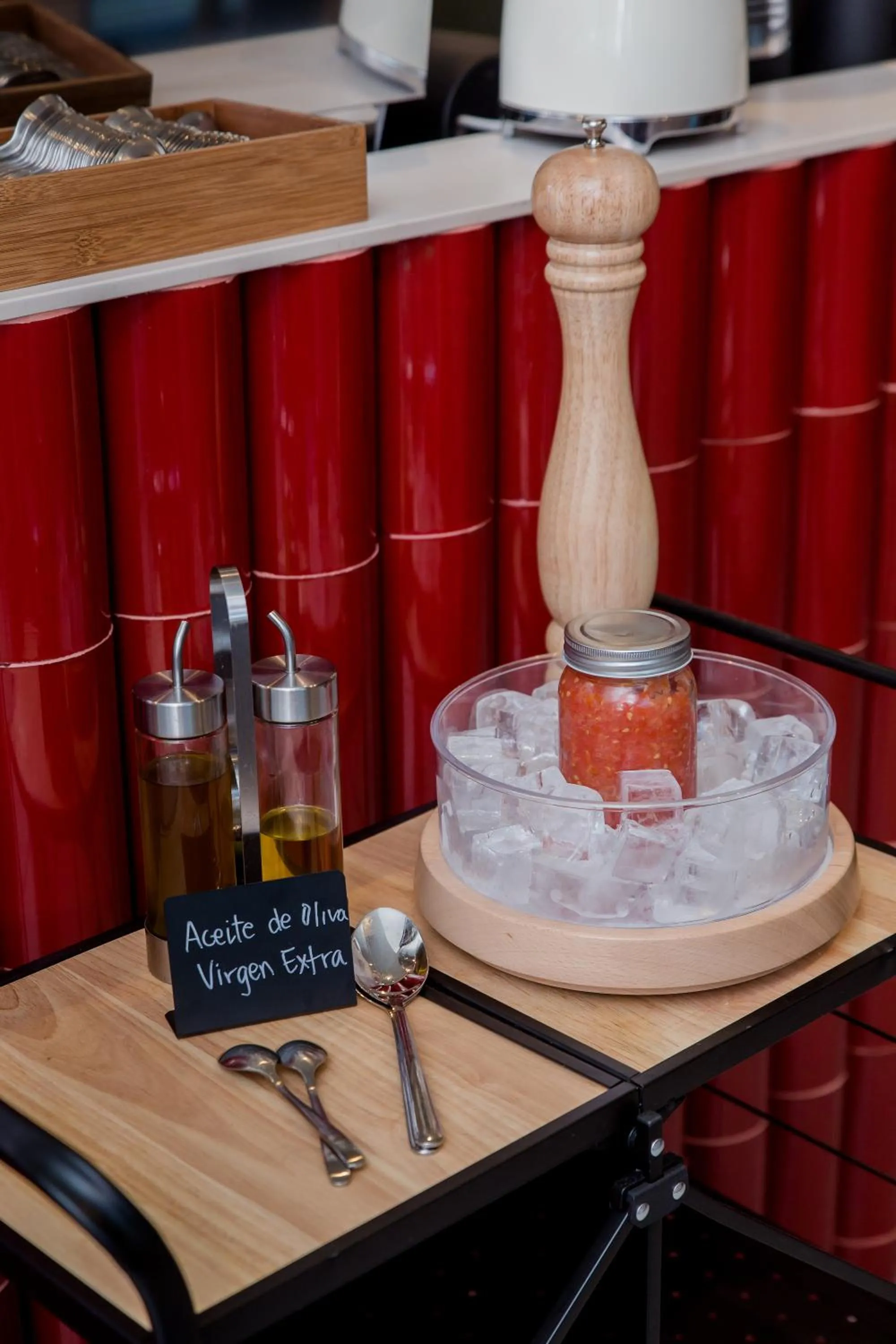 Restaurant/places to eat in LATROUPE Prado