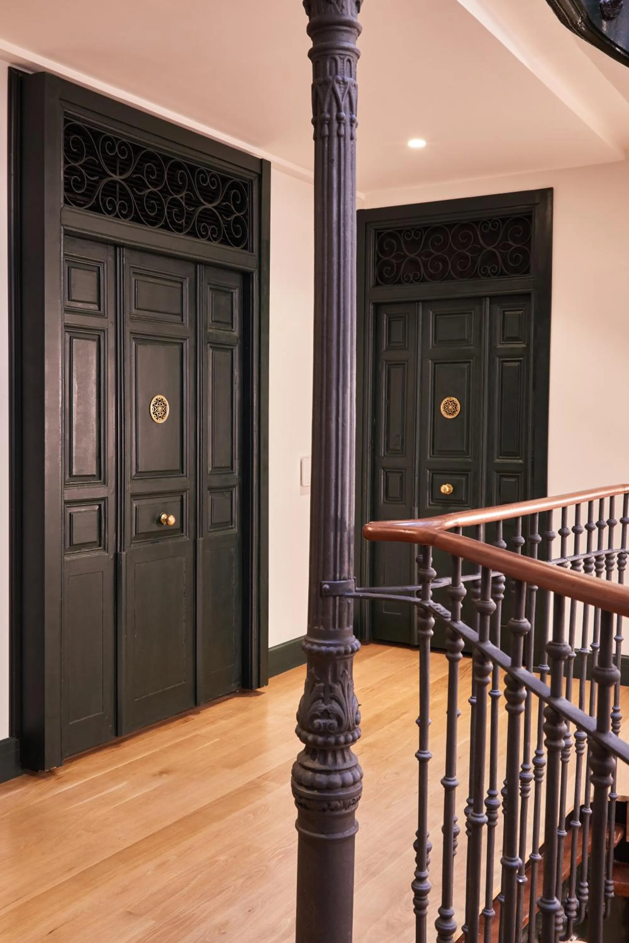 Property building in LATROUPE Prado