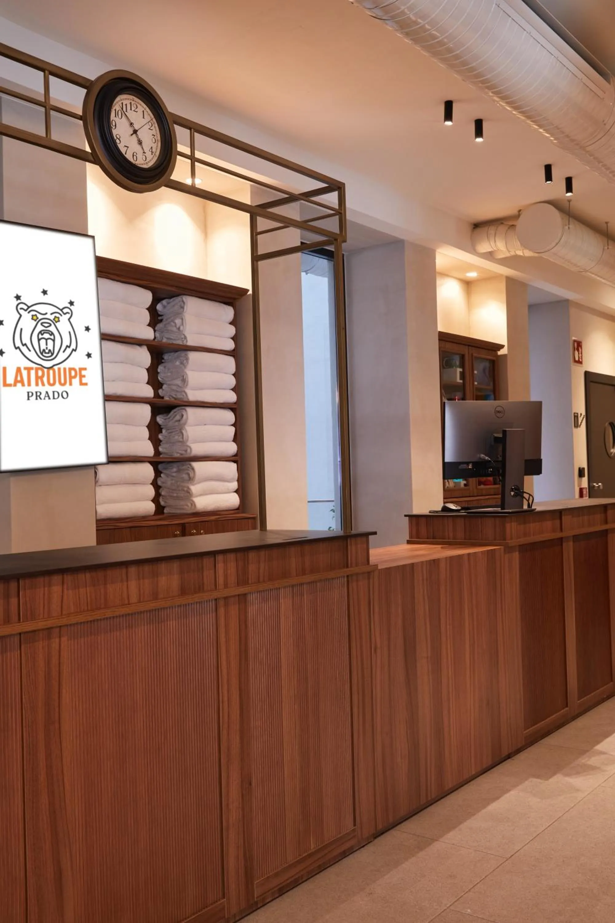 Lobby or reception in LATROUPE Prado