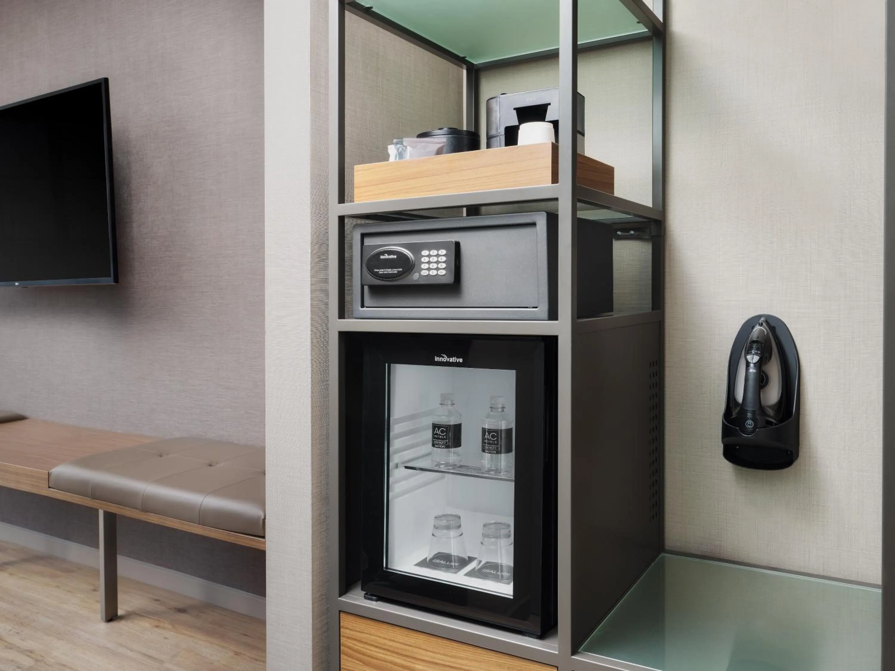 King Room with Sofa Bed and Tub - Mobility Accessible  in AC Hotel by Marriott Dayton