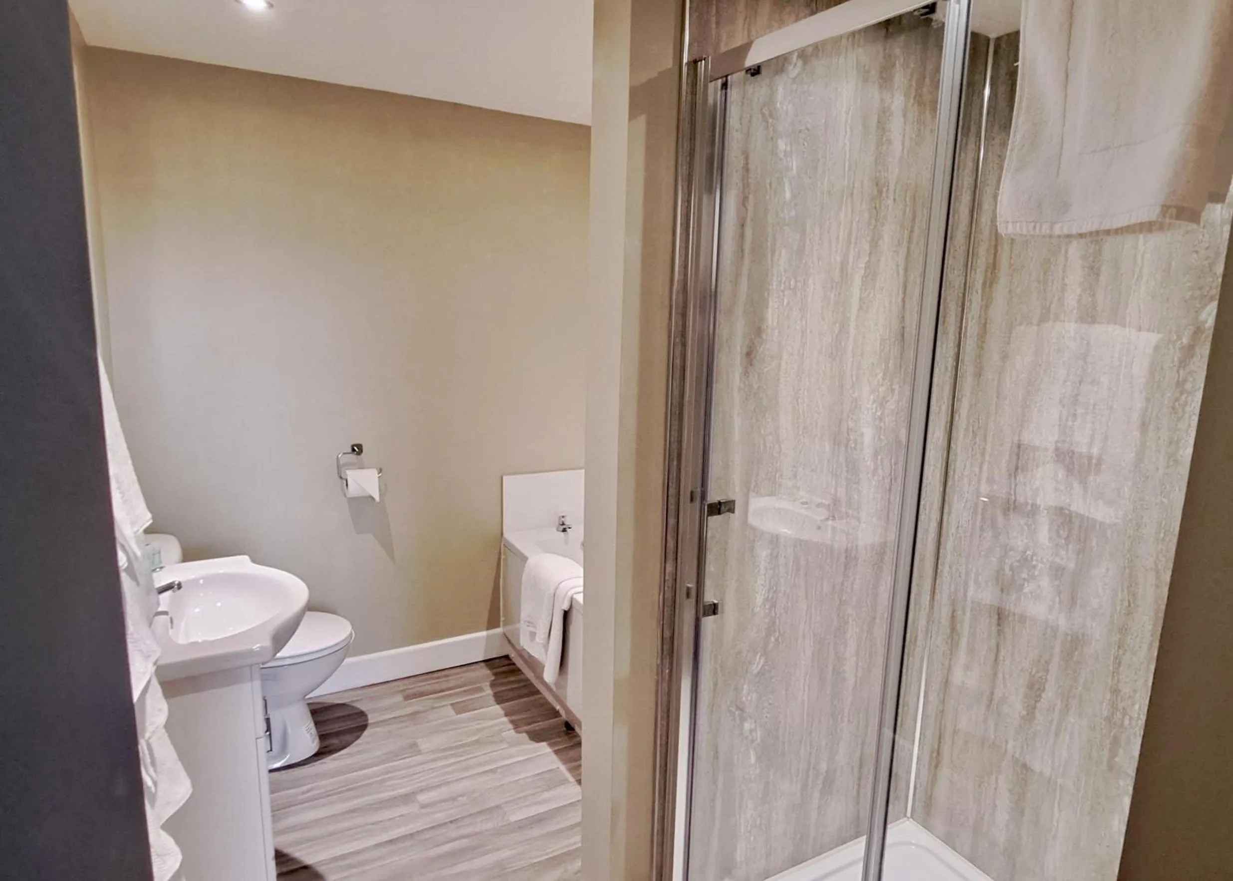 Shower in The Windmill Hotel