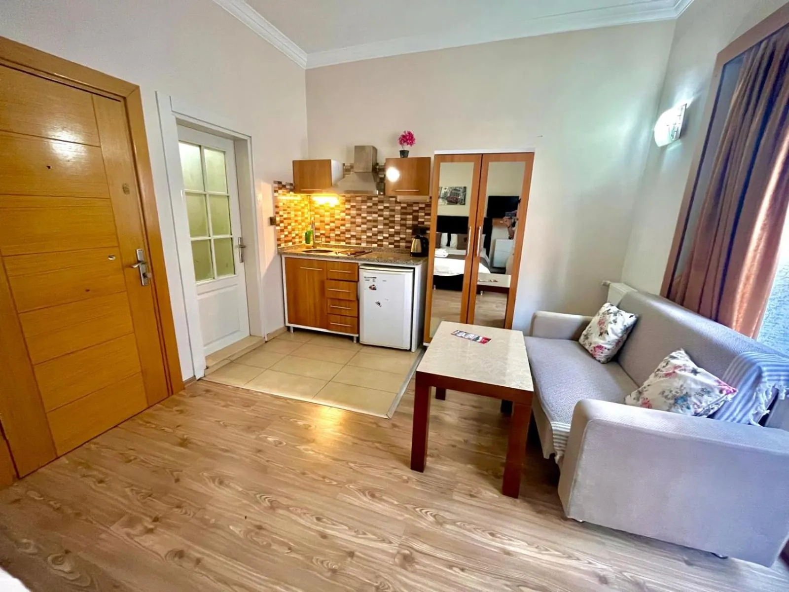 Seating area in Elegance Aparts Cihangir