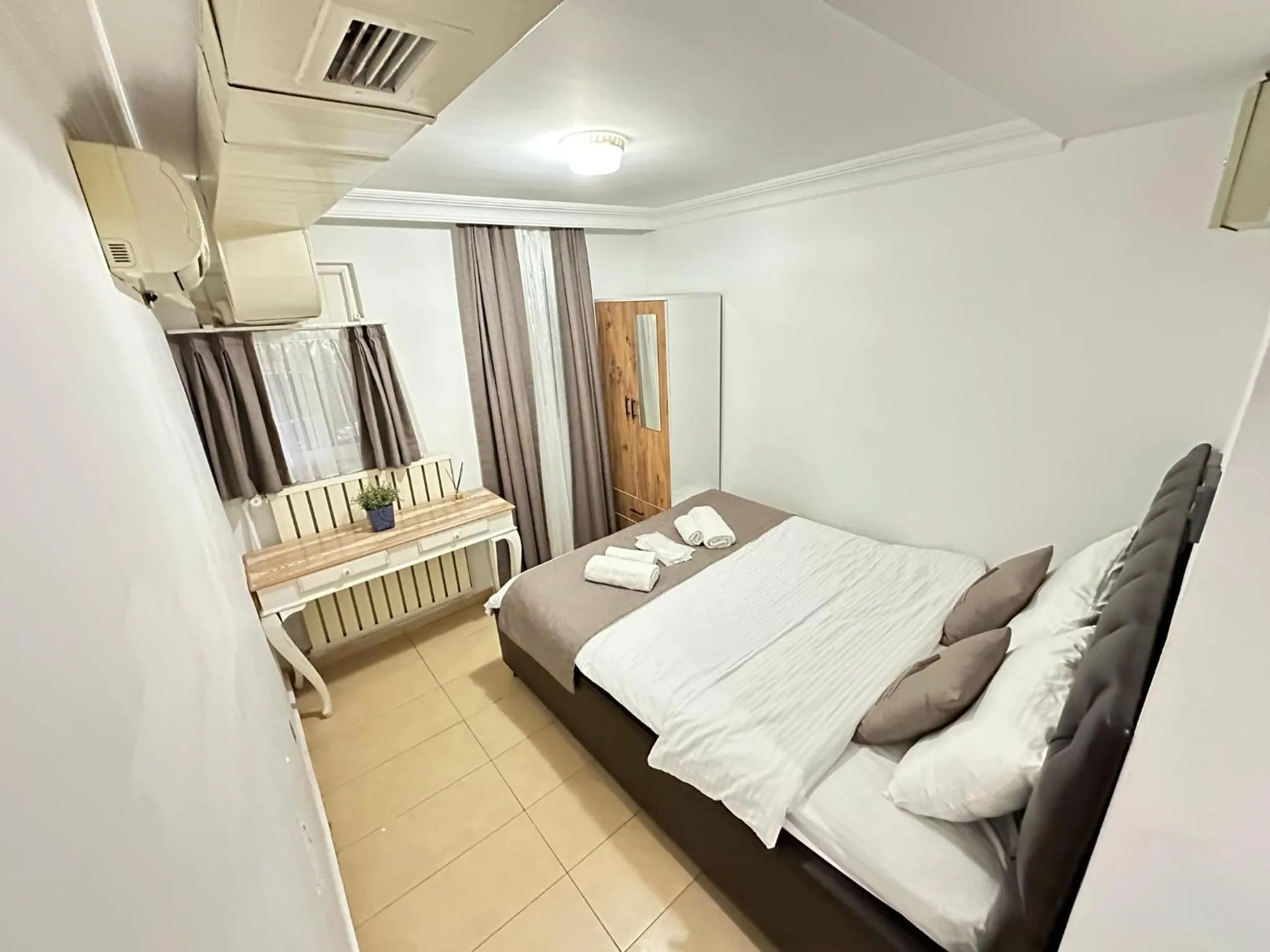 Bedroom, Bed in Elegance Aparts Cihangir