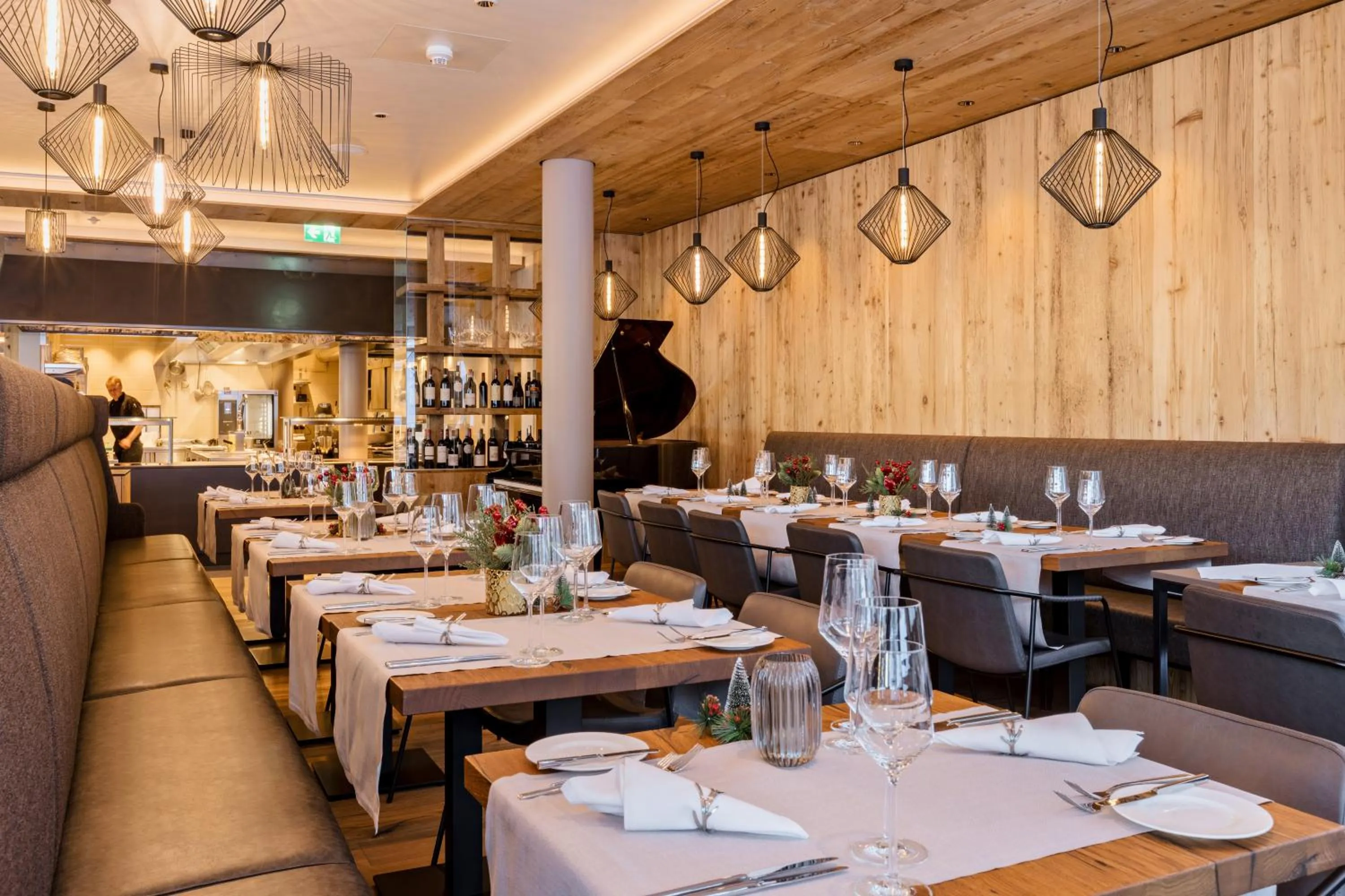 Restaurant/places to eat in Postresidenz am See