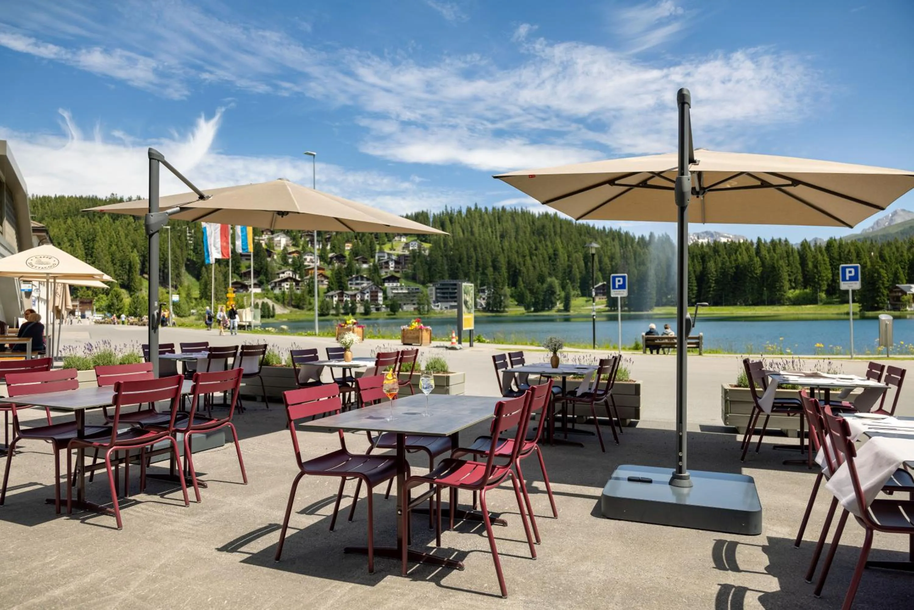 Restaurant/places to eat in Postresidenz am See