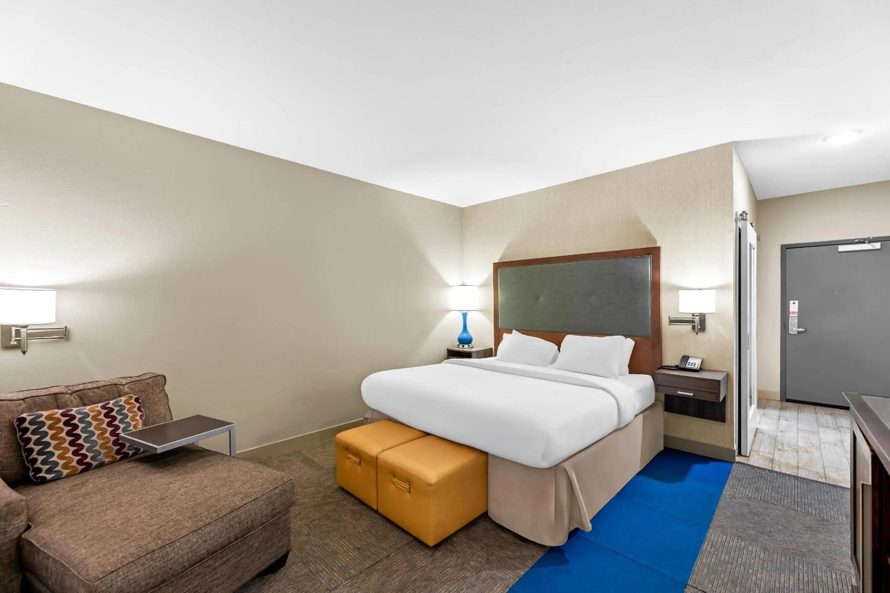 Bedroom, Bed in Quality Inn - Pratt