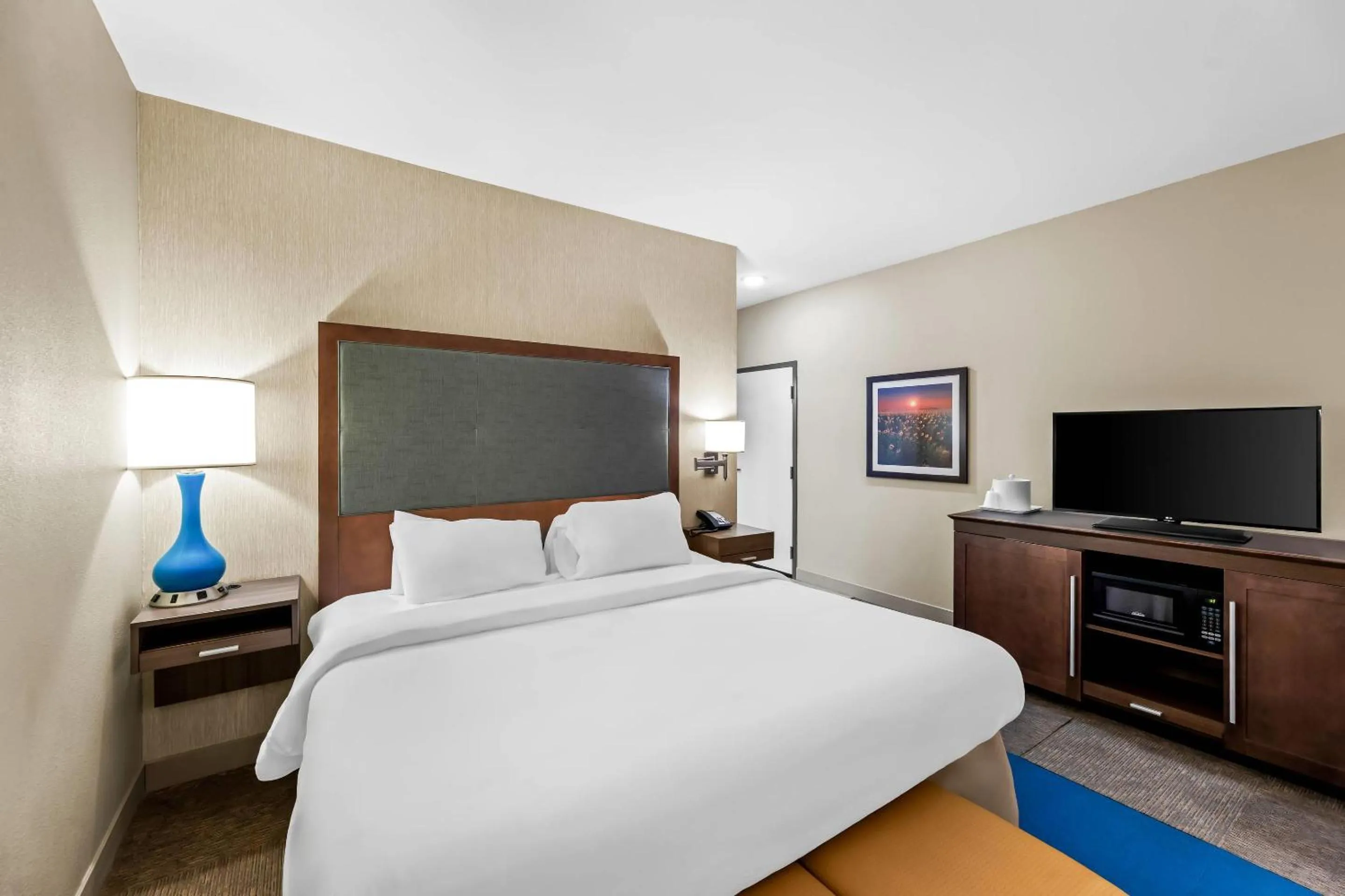 Bedroom, Bed in Quality Inn - Pratt