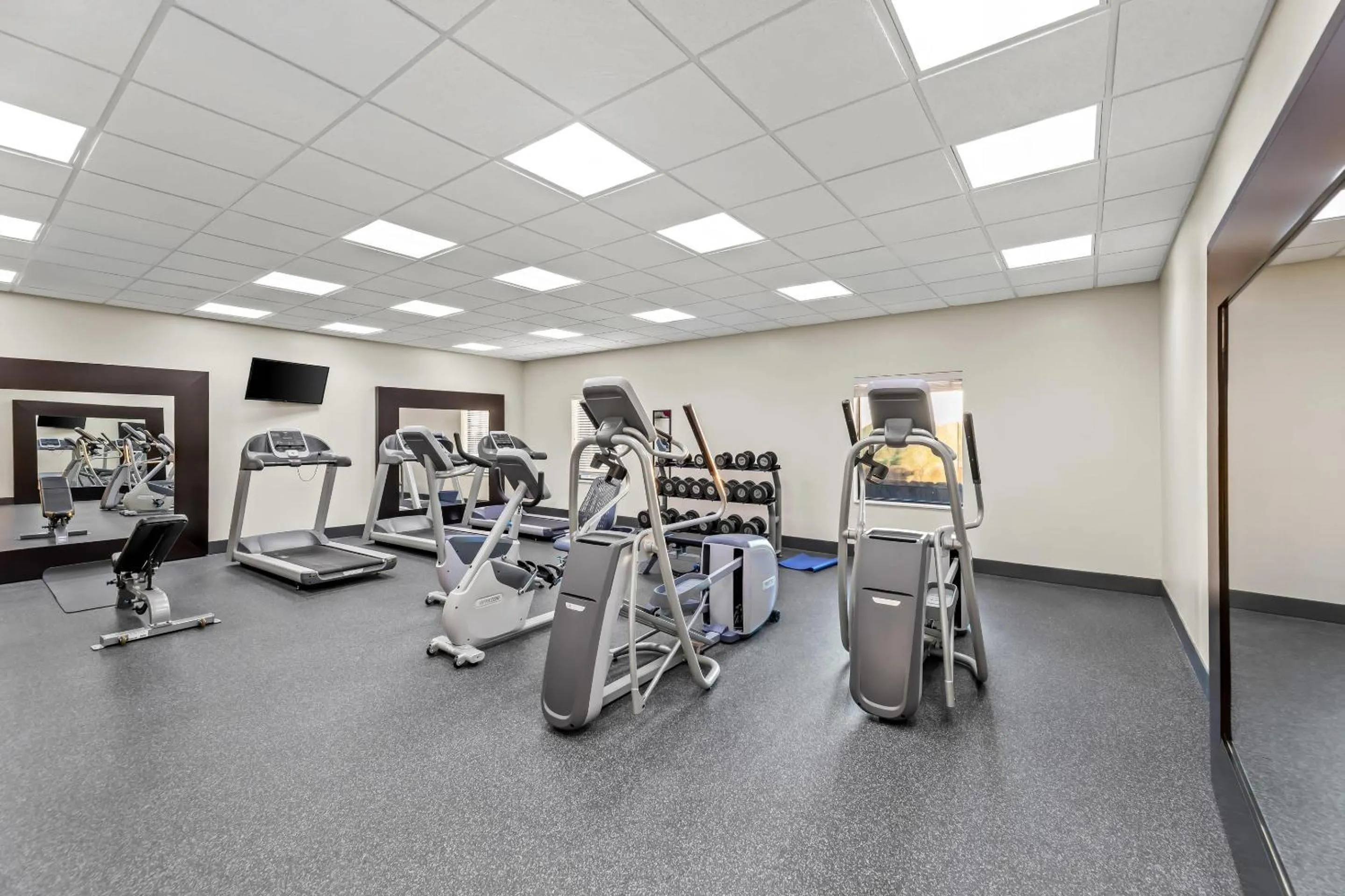 Fitness centre/facilities in Quality Inn - Pratt