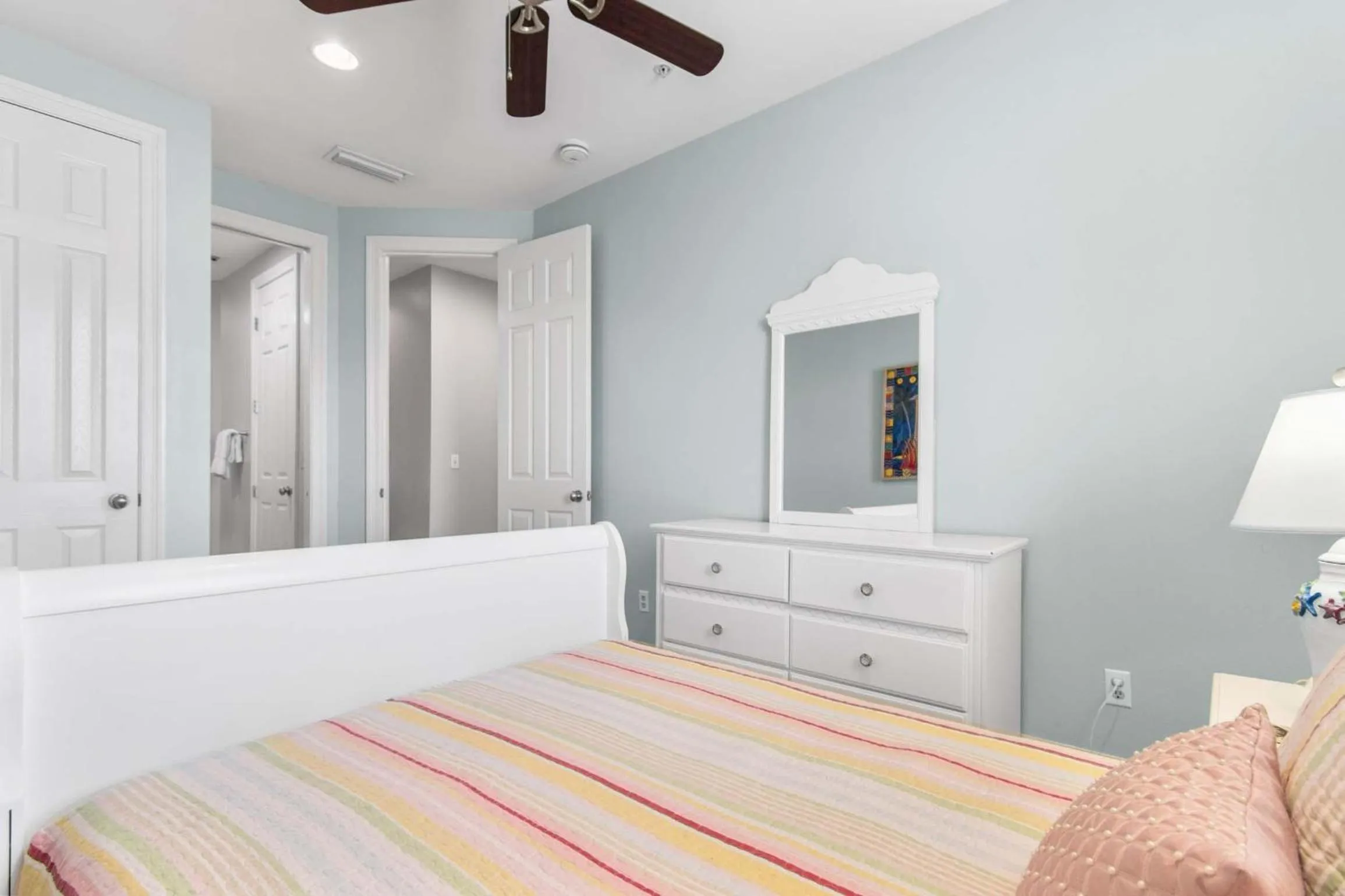 Bed in Hannah's Beach Paradise