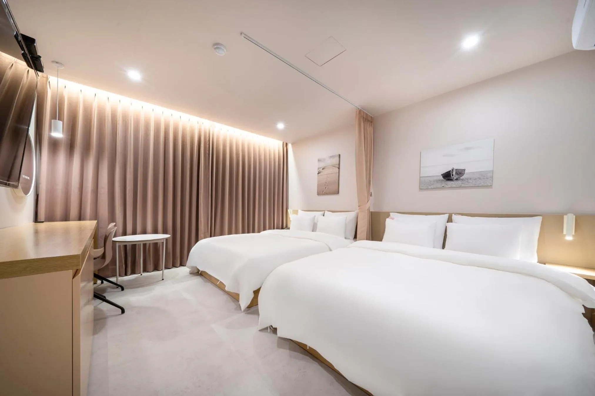 Bed in Nomad Aank Hotel Gumi