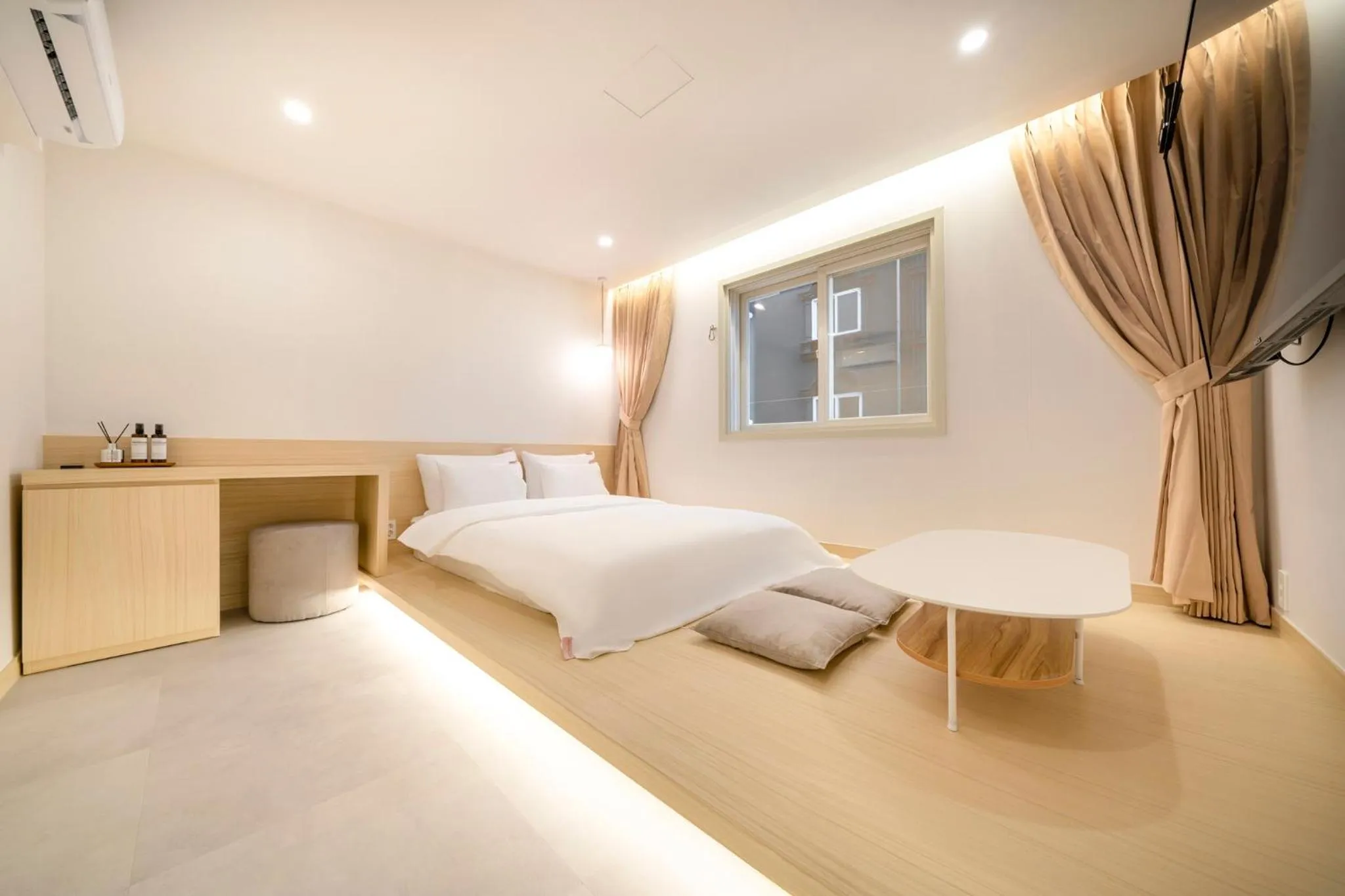 Bed in Nomad Aank Hotel Gumi