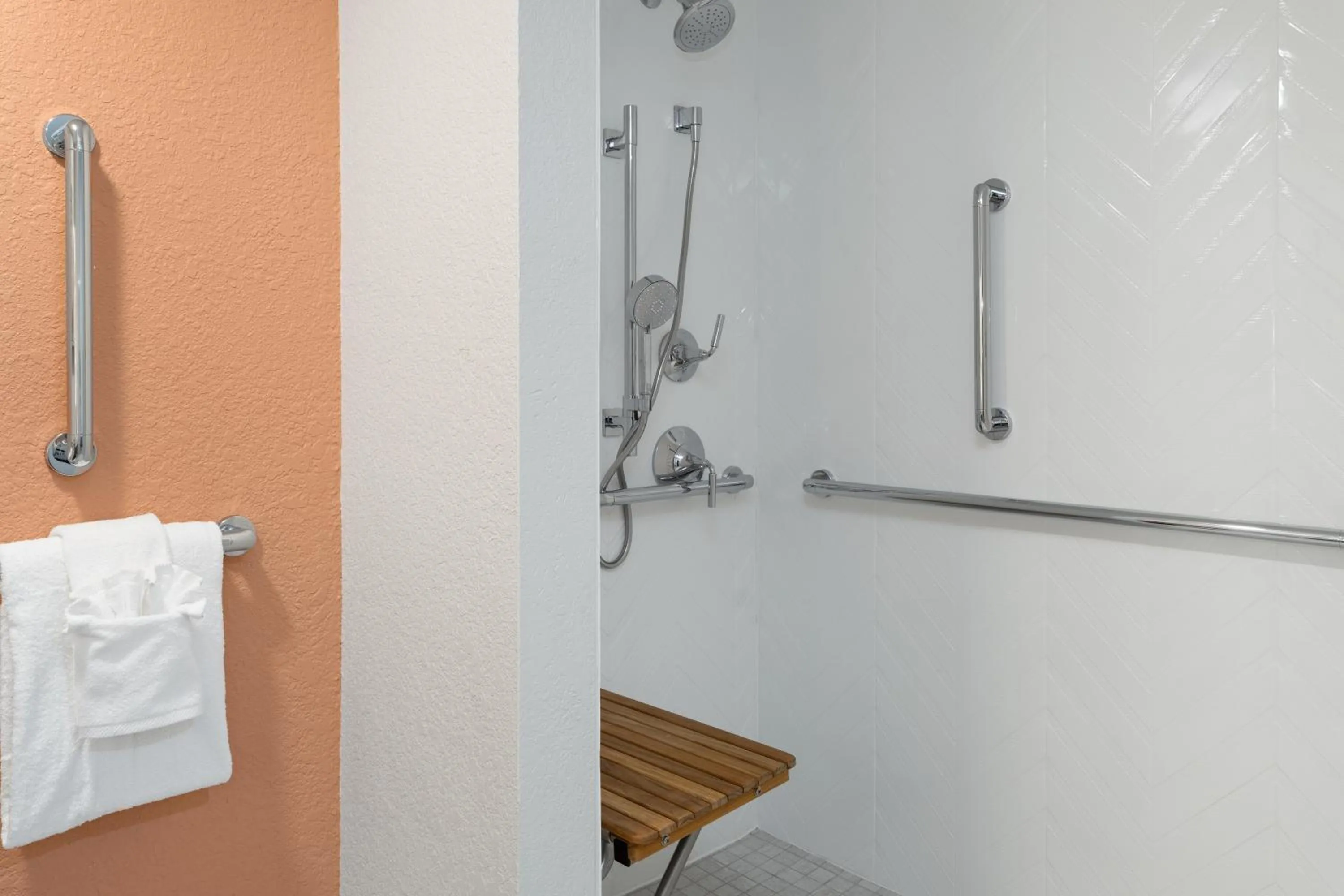 Shower in voco The Shelby - Myrtle Beach by IHG