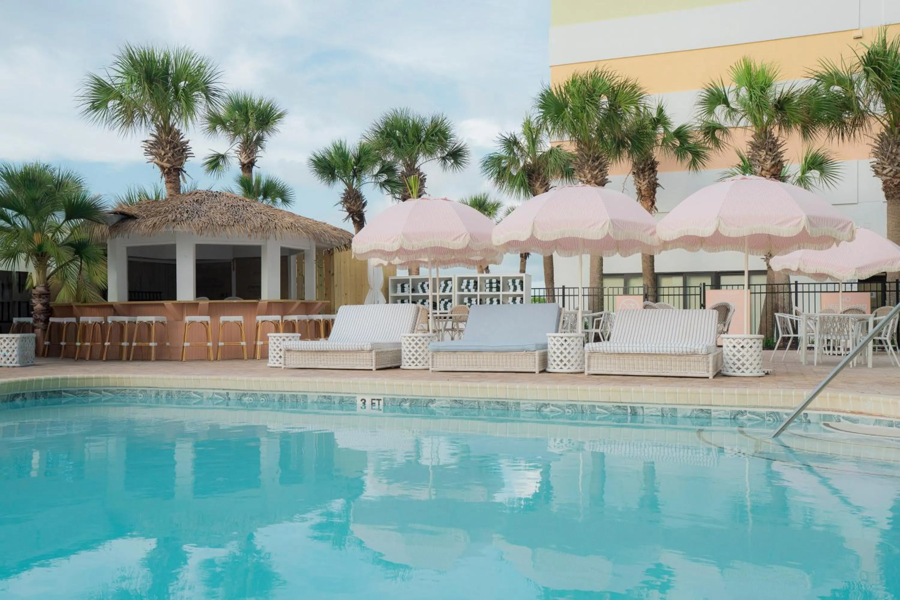 Swimming pool in voco The Shelby - Myrtle Beach by IHG