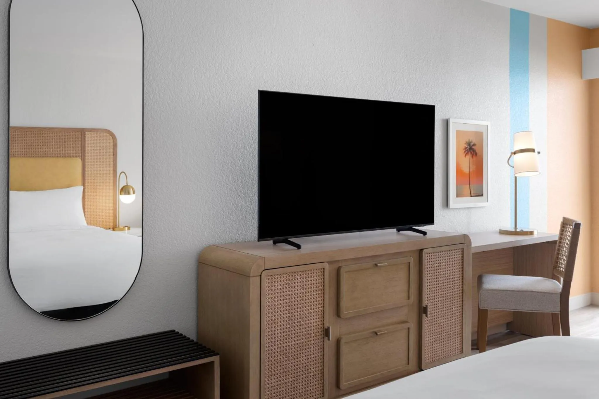 Bedroom, Bed in voco The Shelby - Myrtle Beach by IHG