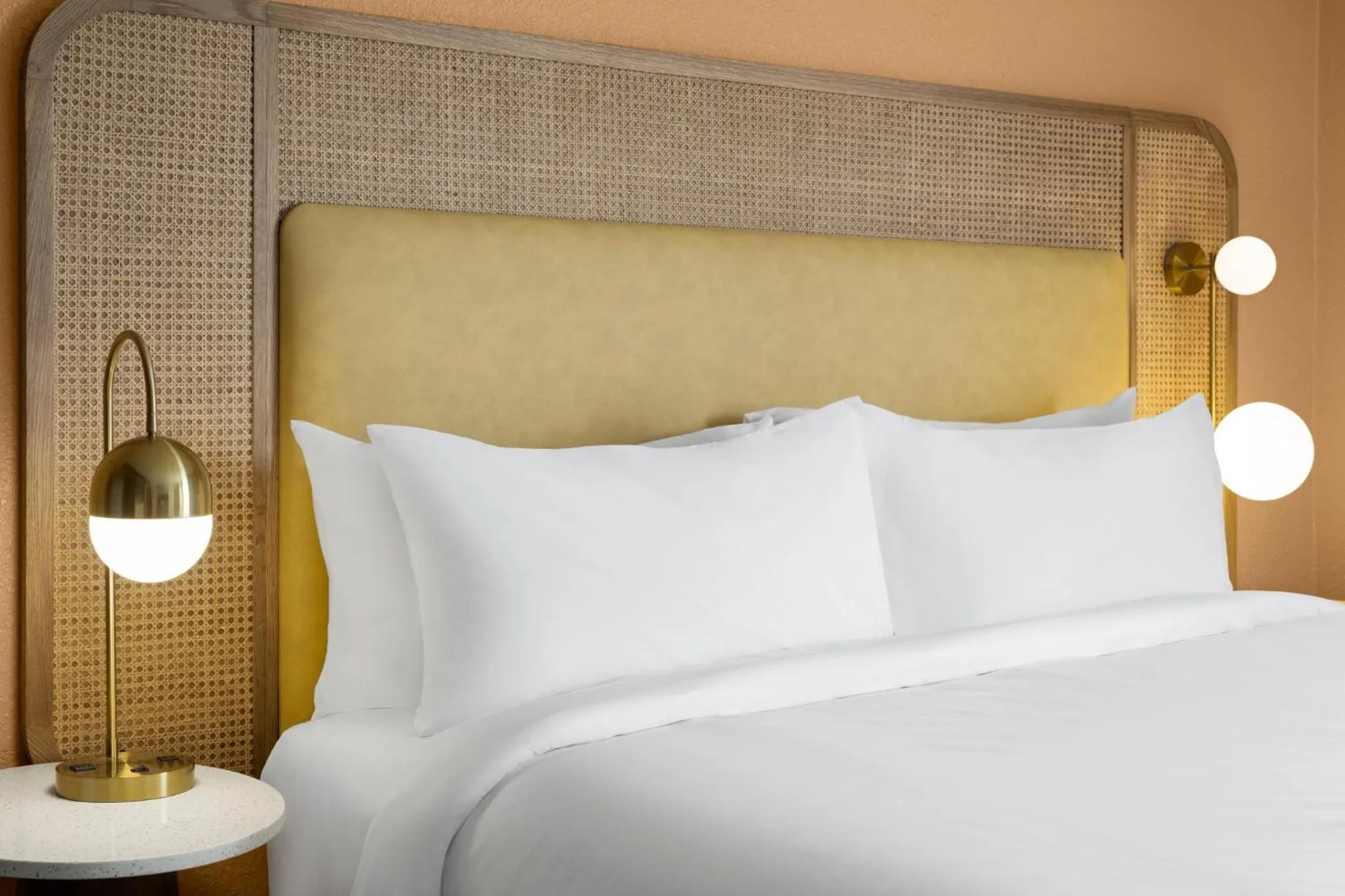 Photo of the whole room, Bed in voco The Shelby - Myrtle Beach by IHG