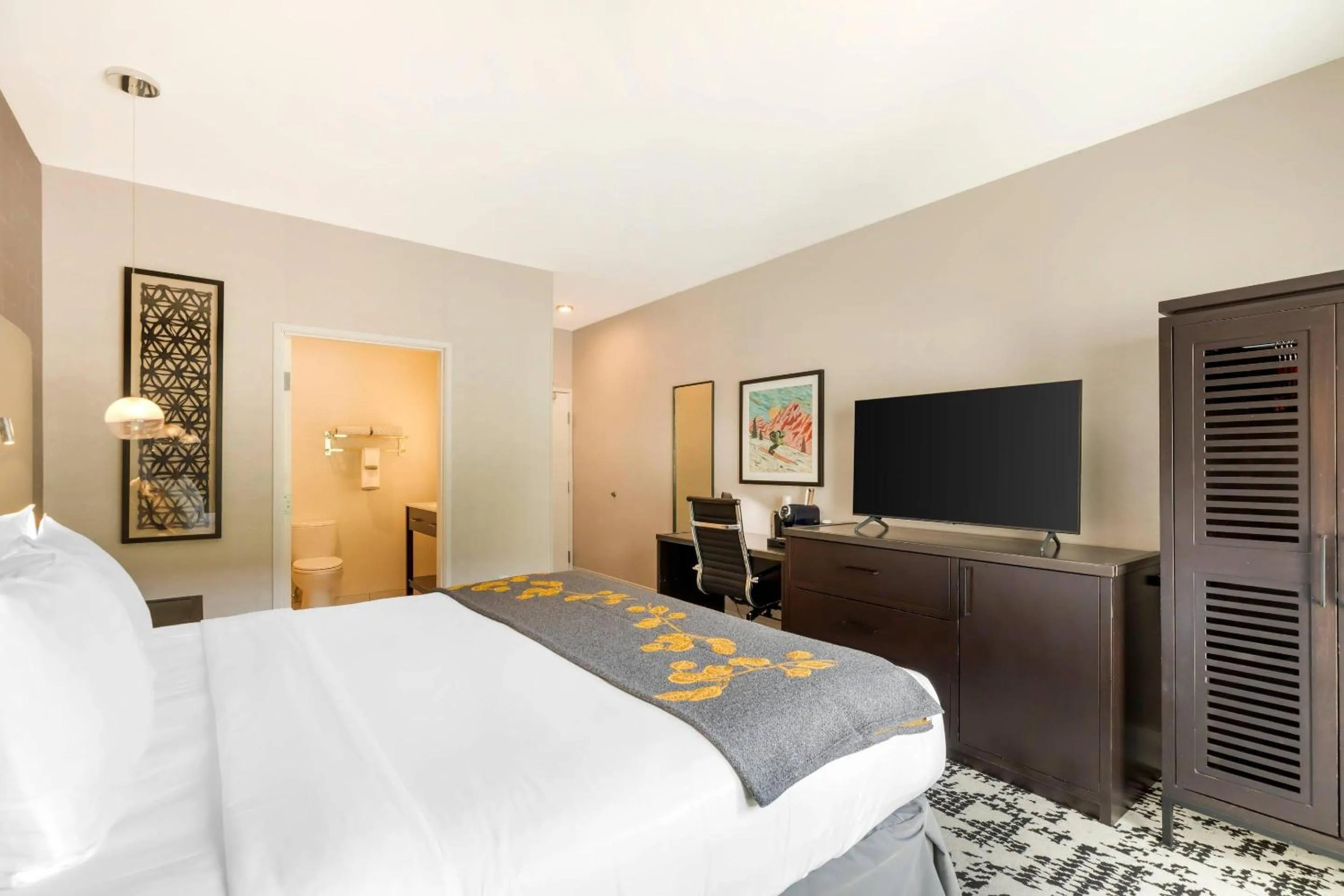 Bedroom, Bed in Cambria Hotel Copper Mountain