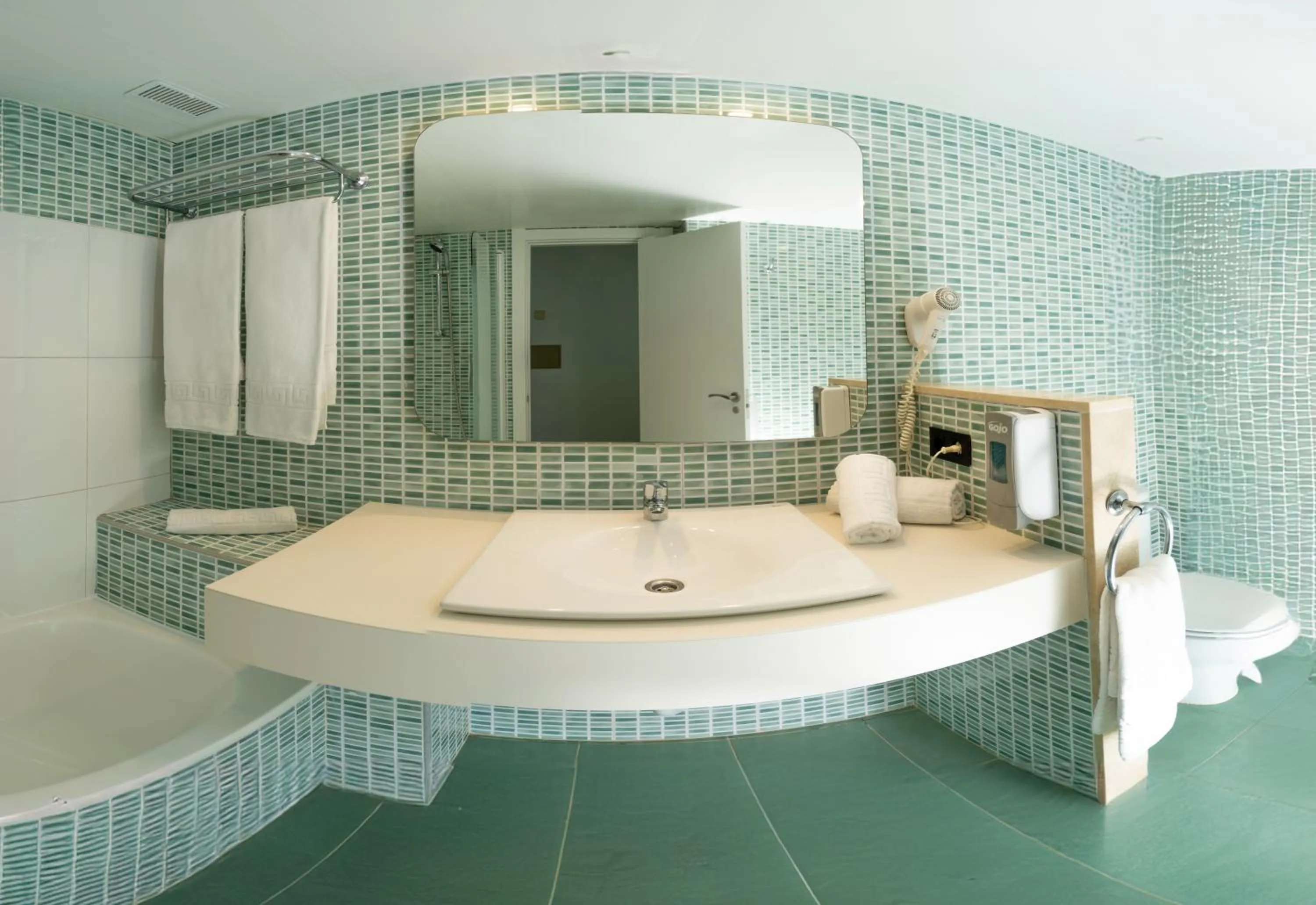 Bathroom in Hotel Calimera Fido Gardens