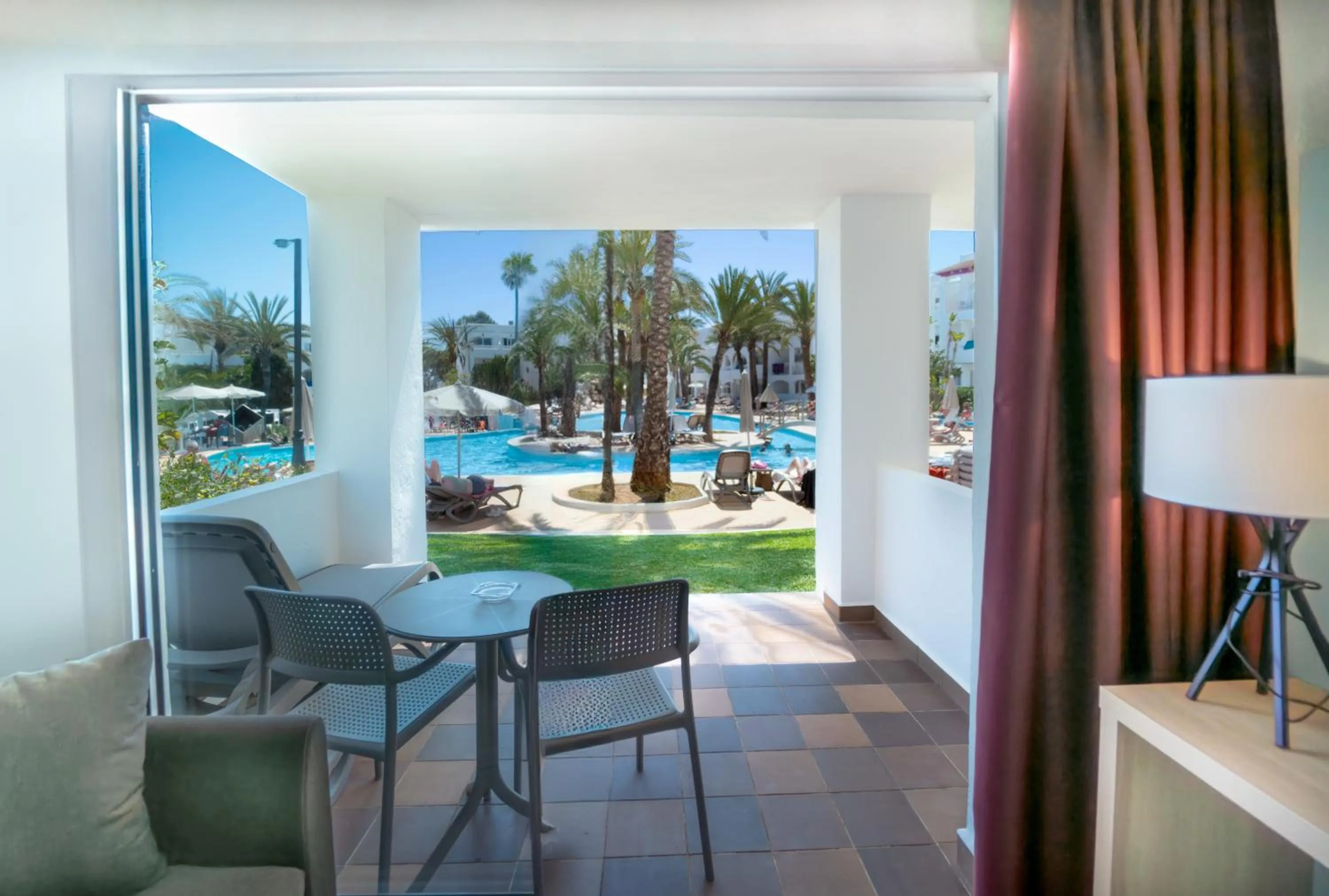 Swimming pool in Hotel Calimera Fido Gardens