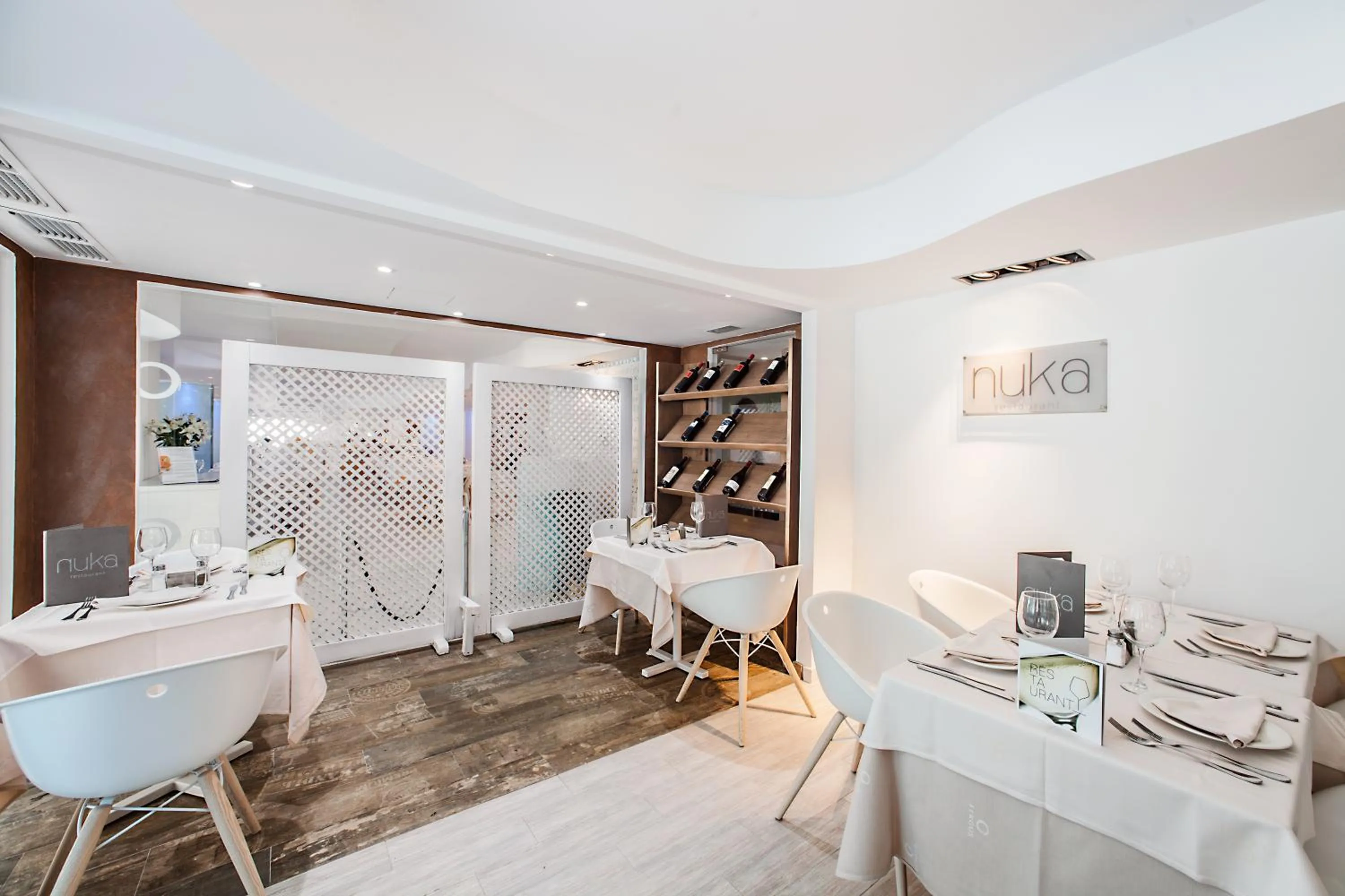 Restaurant/places to eat in FERGUS Style Cala Blanca Suites