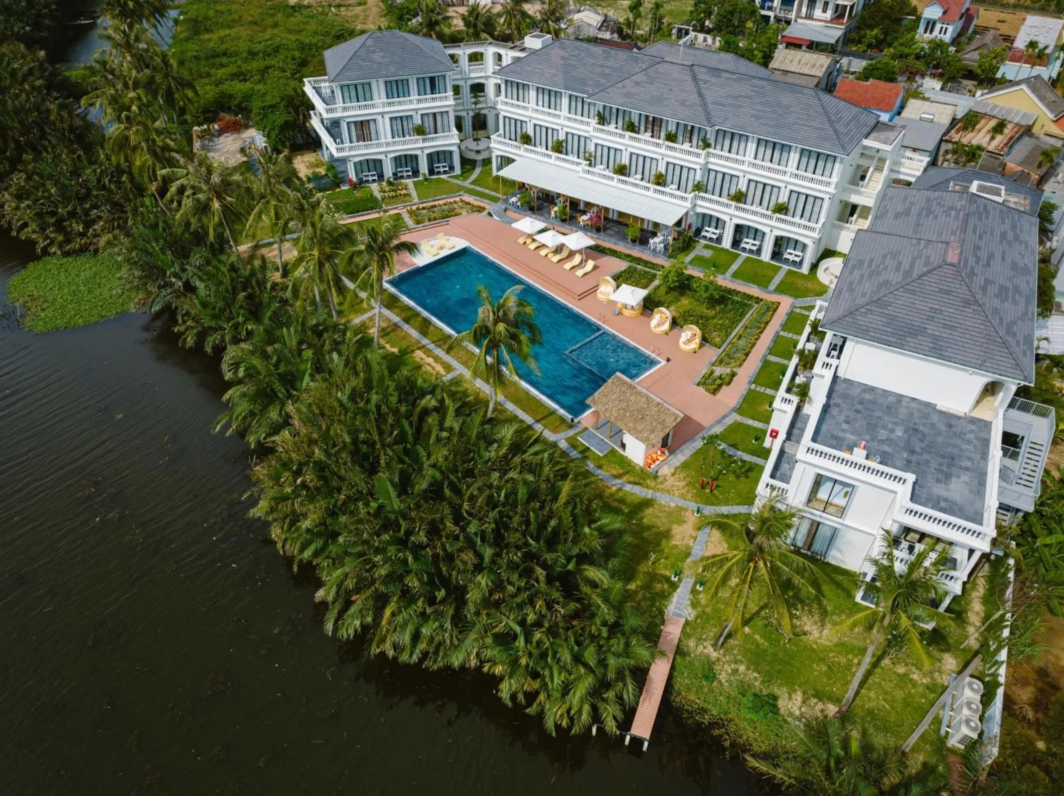 Property building in Moodhoian Riverside Resort & Spa