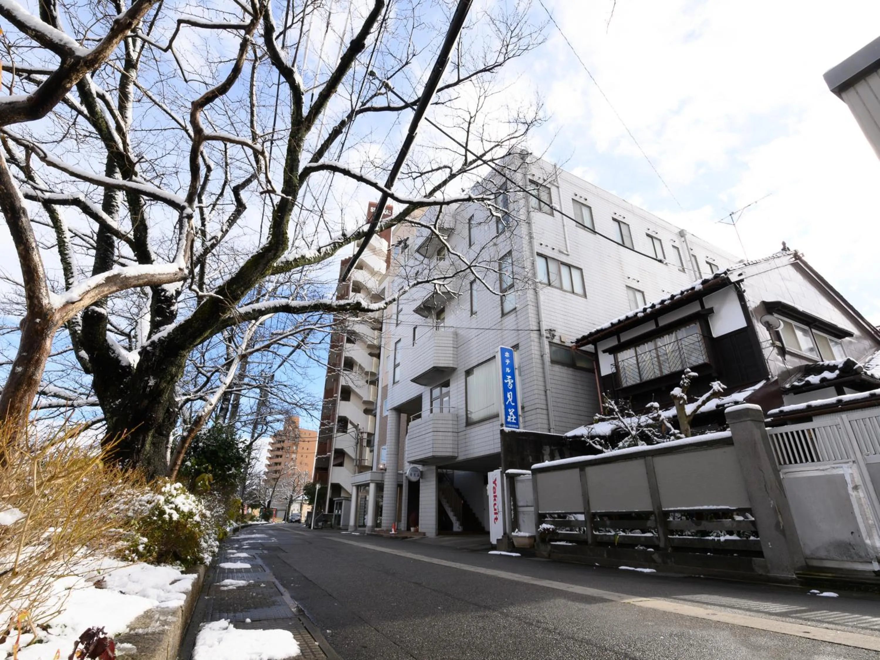 Property building in Business Ryokan Hotel Yukimiso