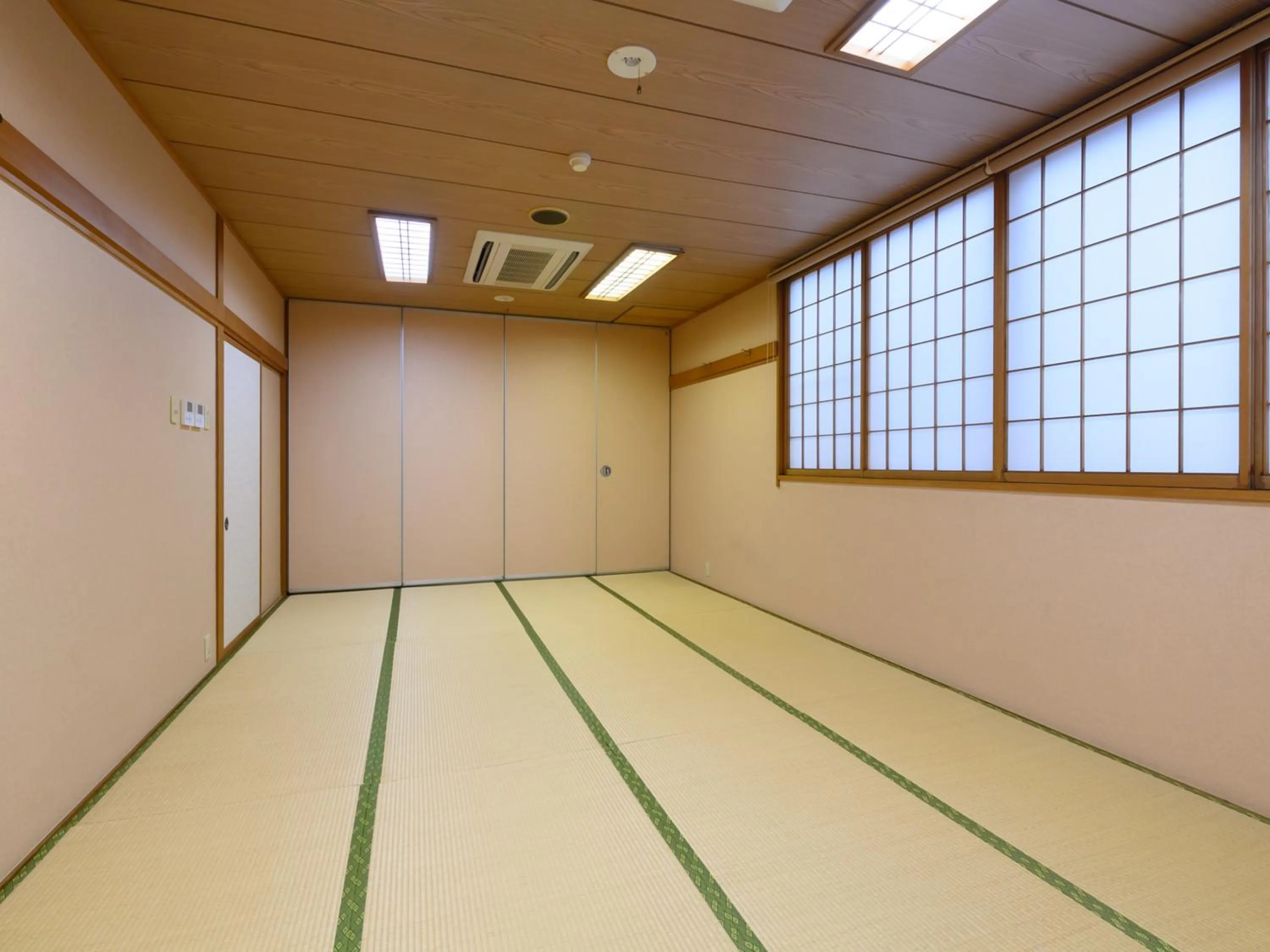 Photo of the whole room in Business Ryokan Hotel Yukimiso