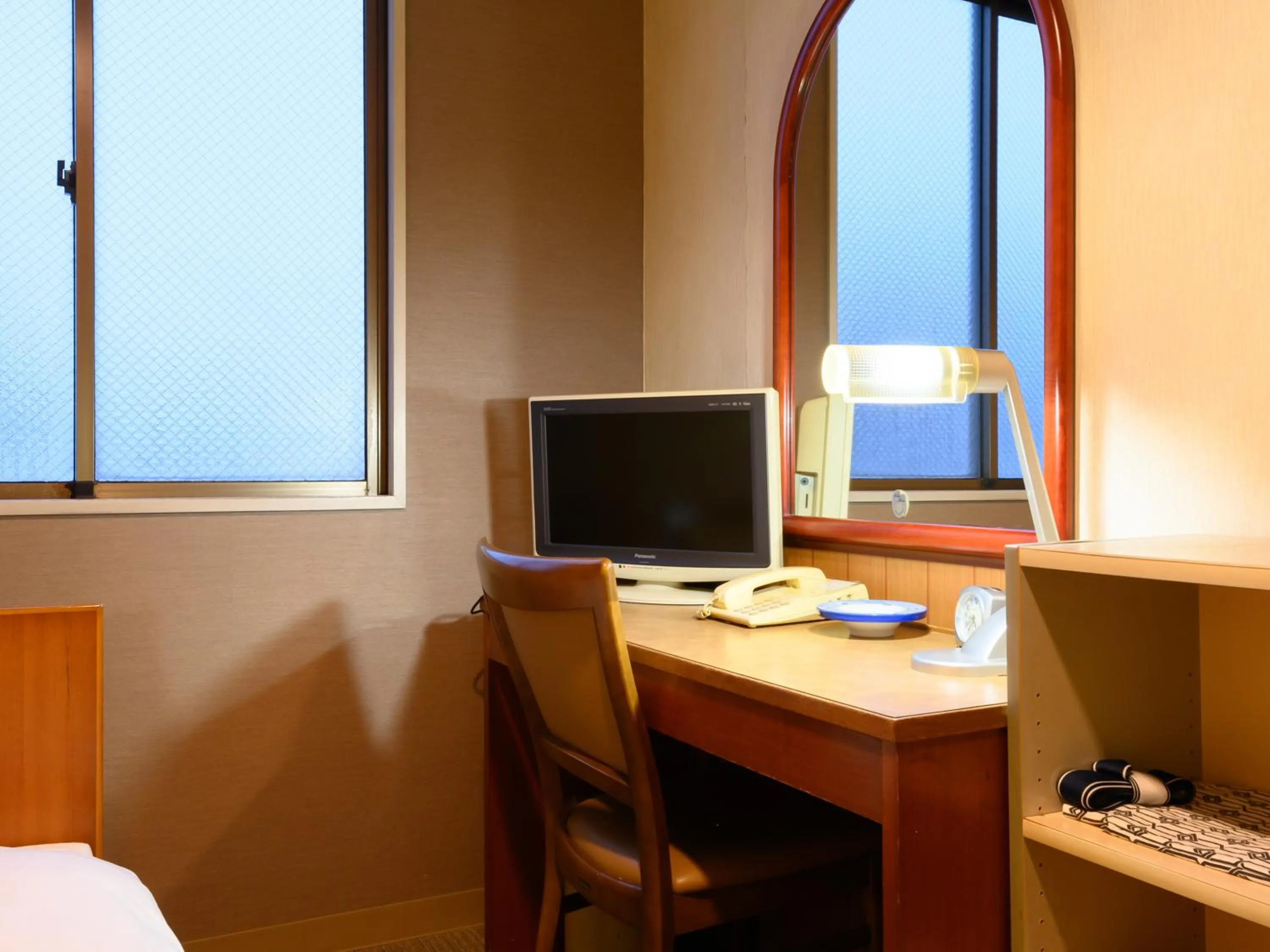 hair dresser in Business Ryokan Hotel Yukimiso