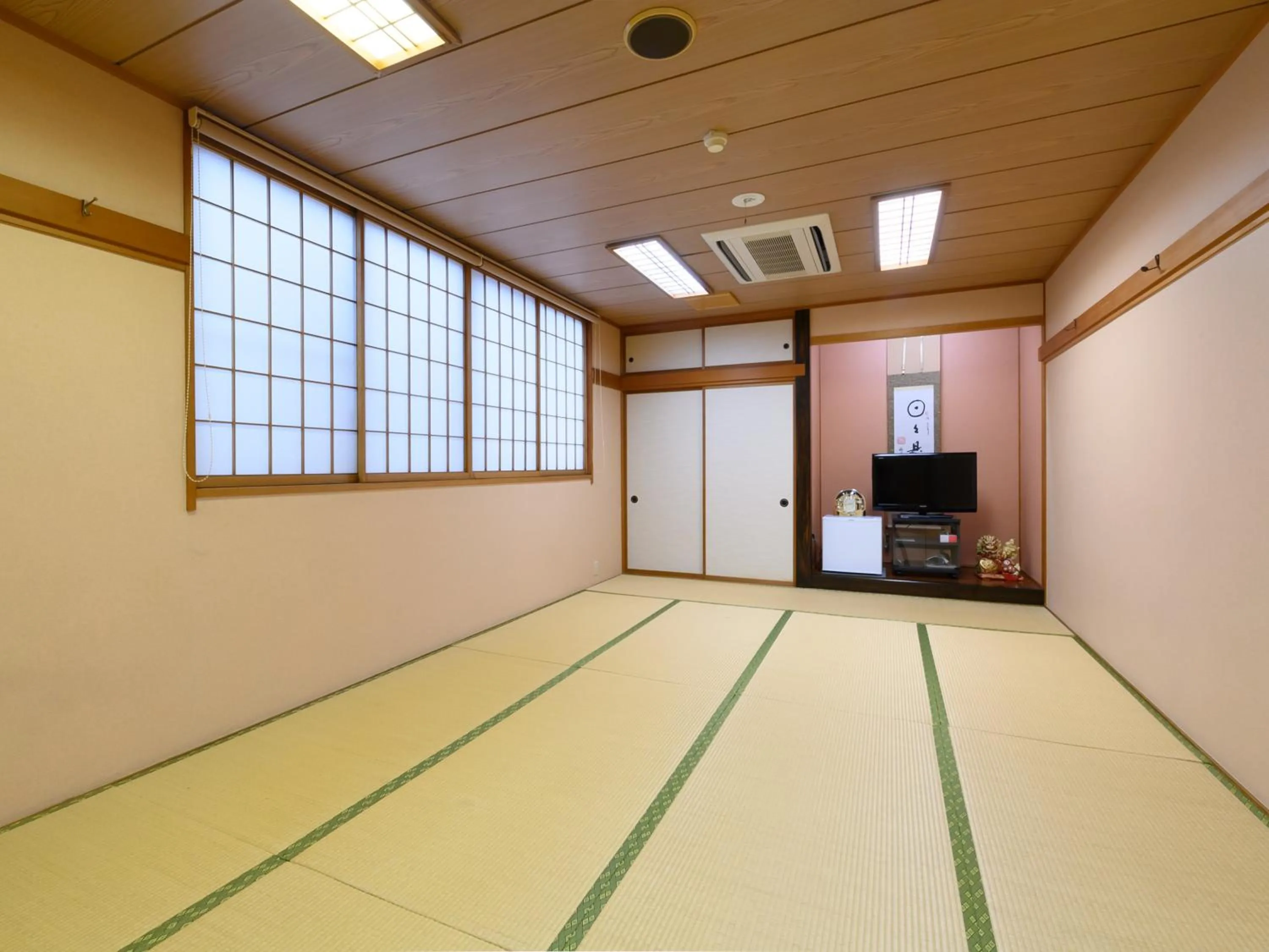 Photo of the whole room in Business Ryokan Hotel Yukimiso