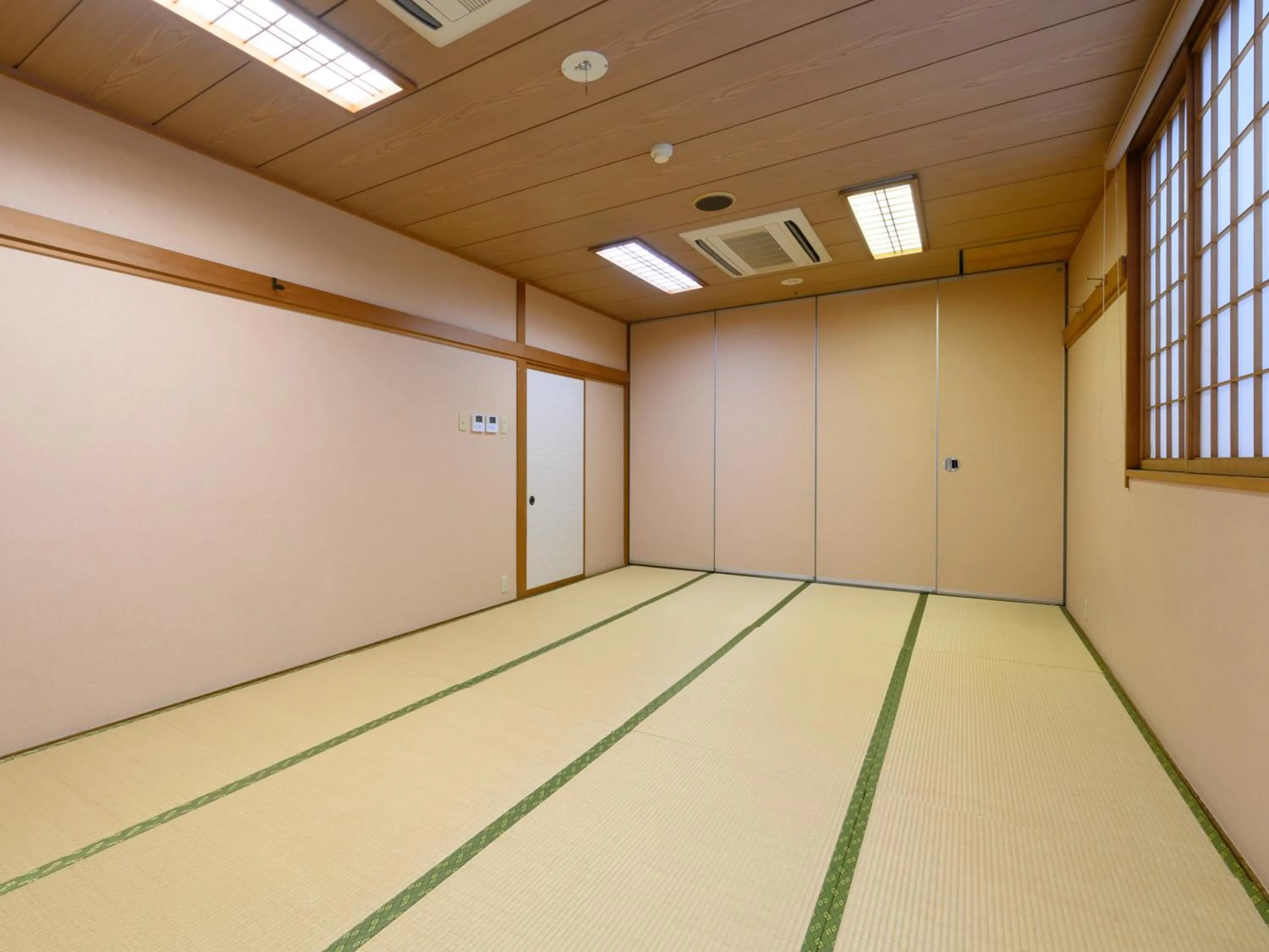 Photo of the whole room in Business Ryokan Hotel Yukimiso