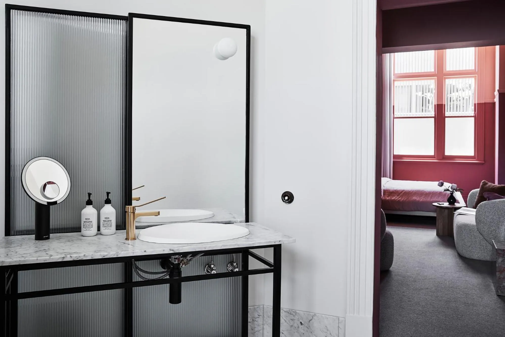 Bathroom, Bed in Hotel Vera Ballarat