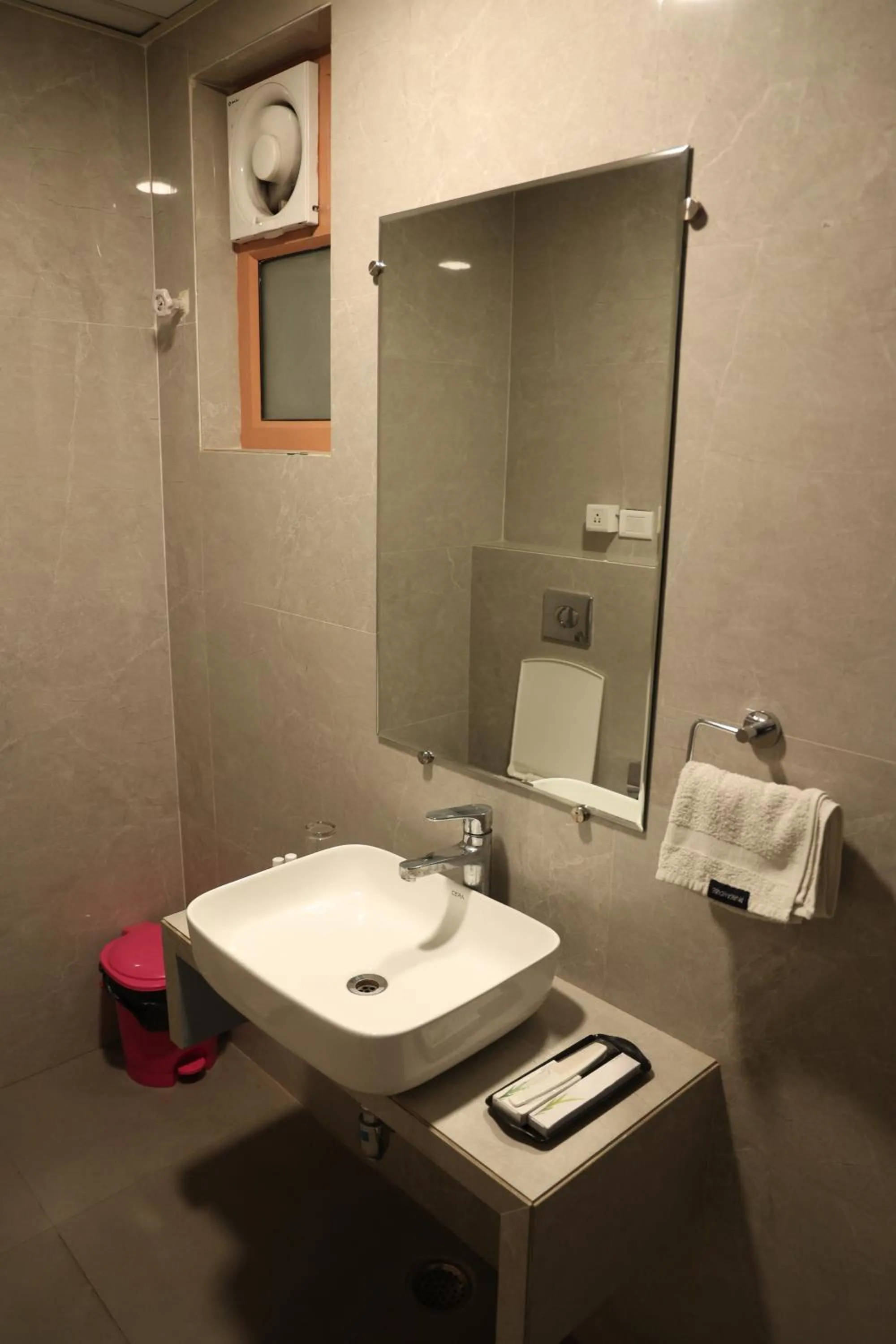 Bathroom in Hotel Pinaka Inn