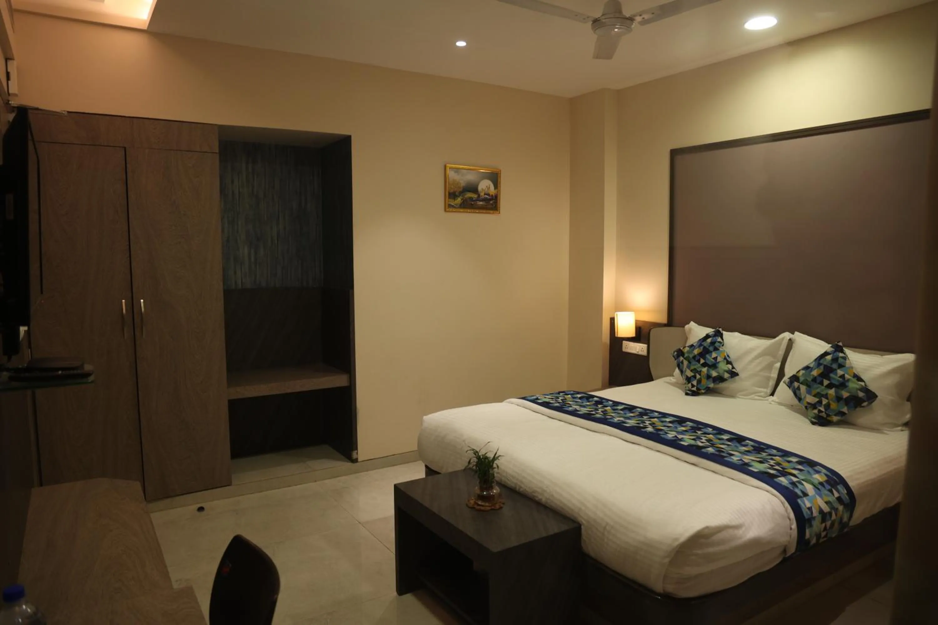 Bed in Hotel Pinaka Inn