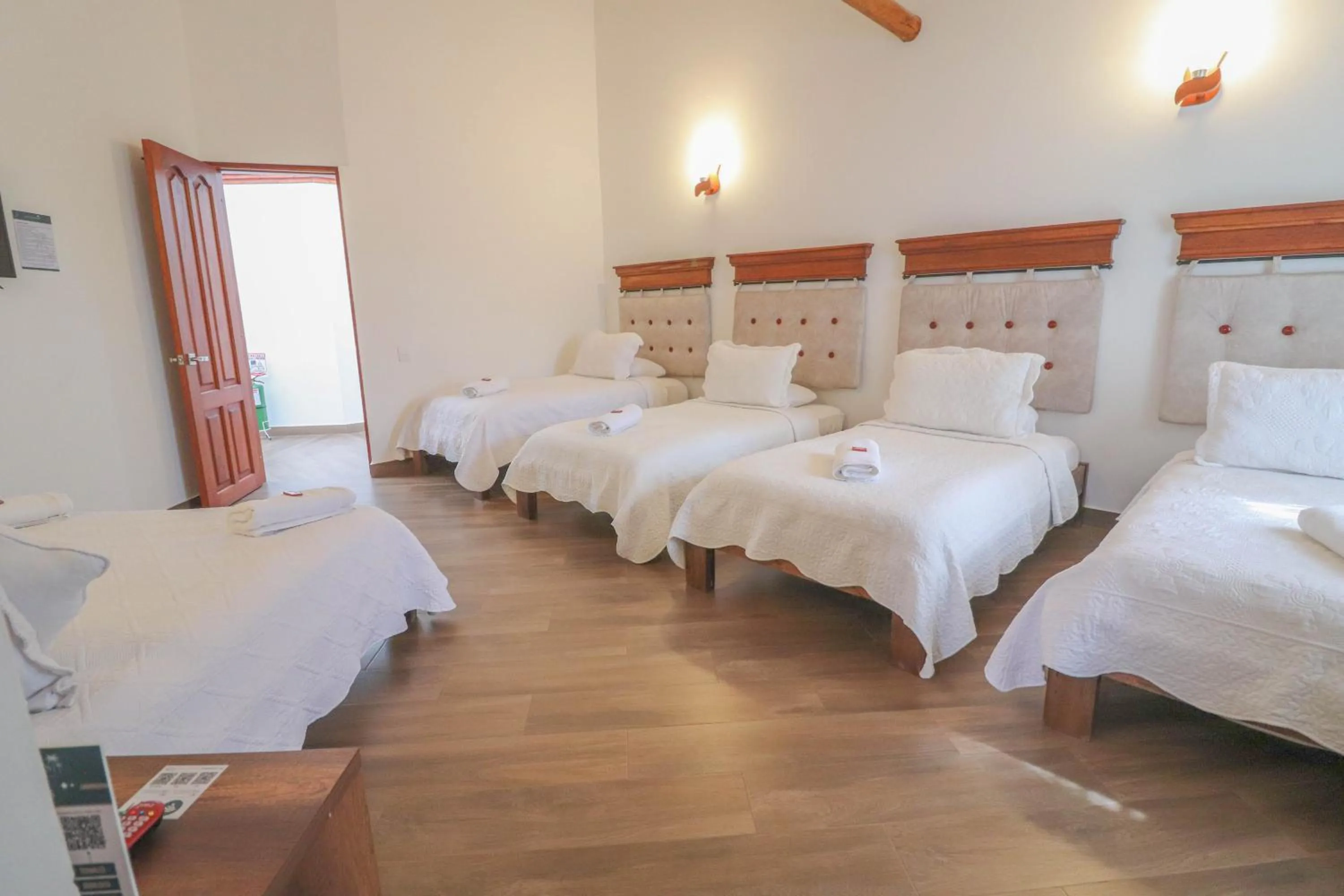 Photo of the whole room, Bed in Hotel las Palmas