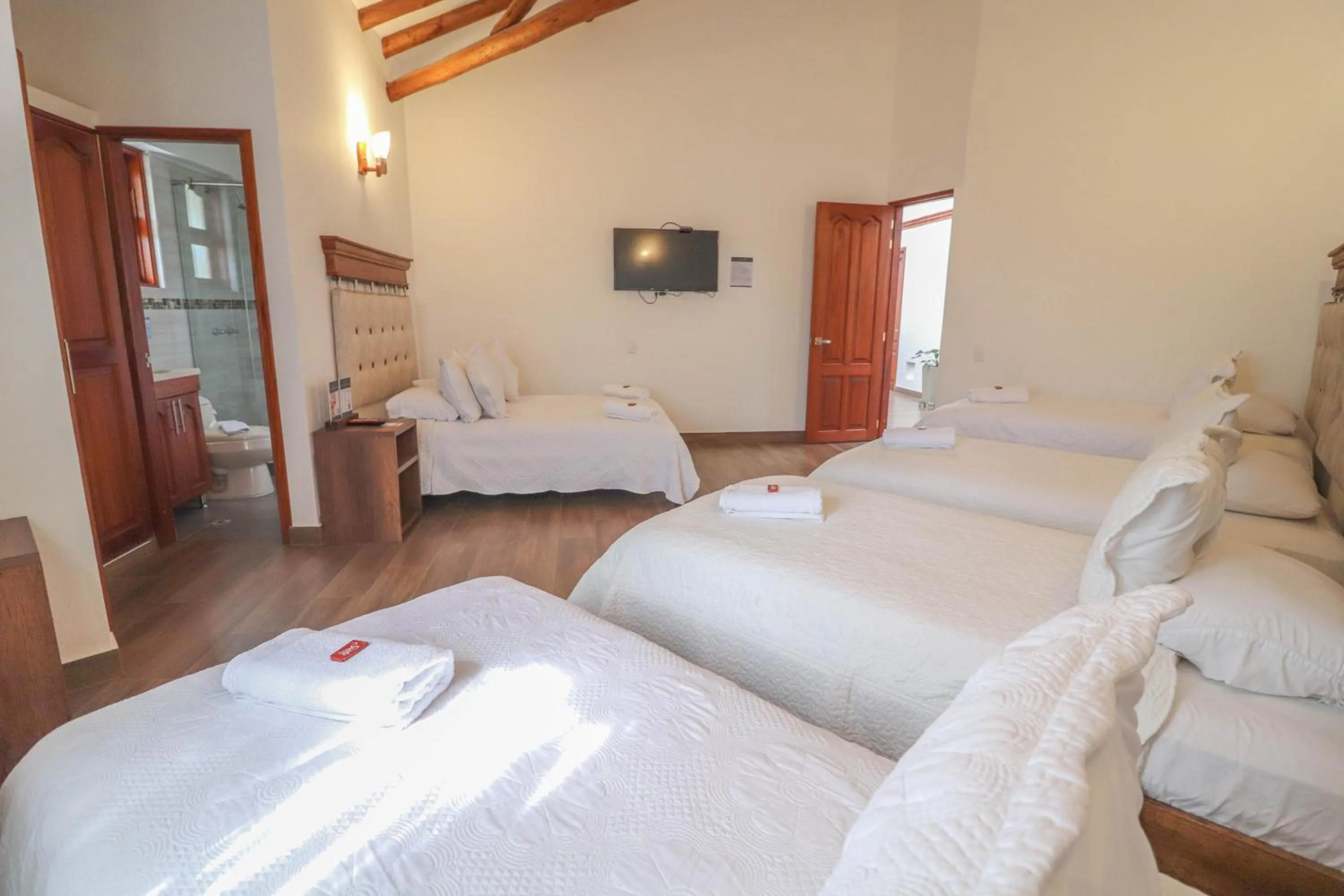 Photo of the whole room, Bed in Hotel las Palmas