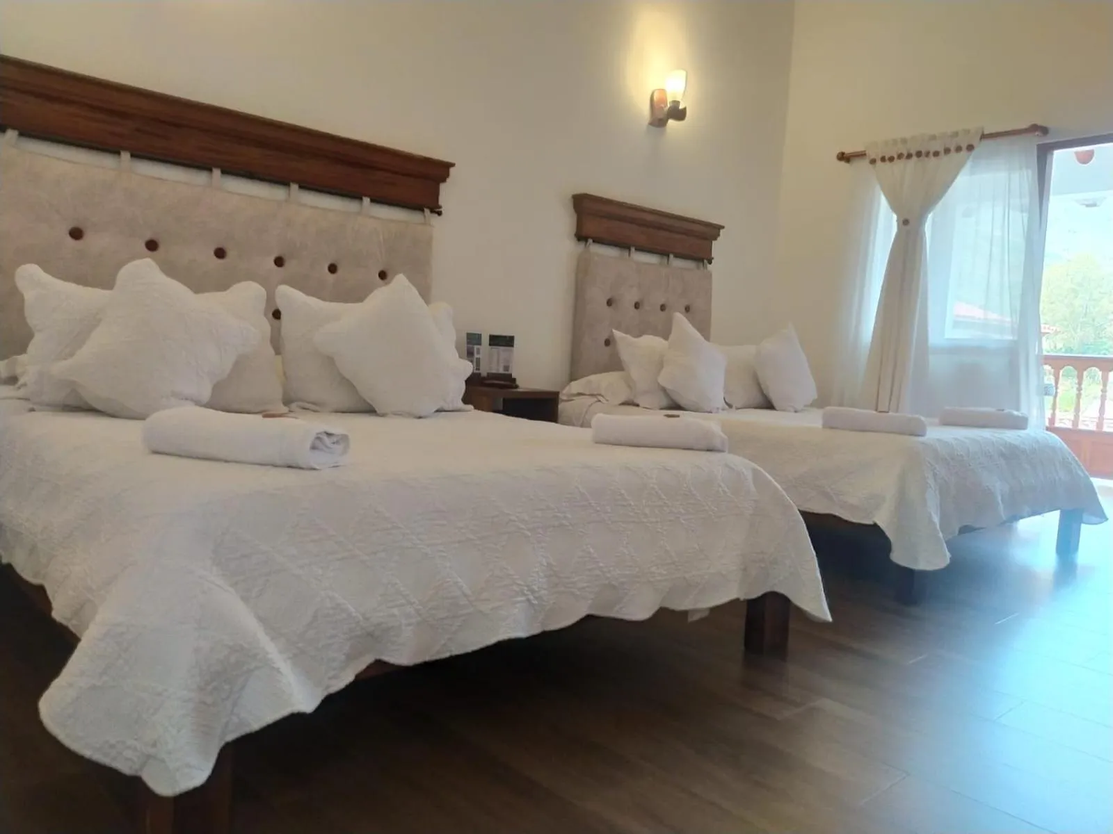 Mountain view, Bed in Hotel las Palmas