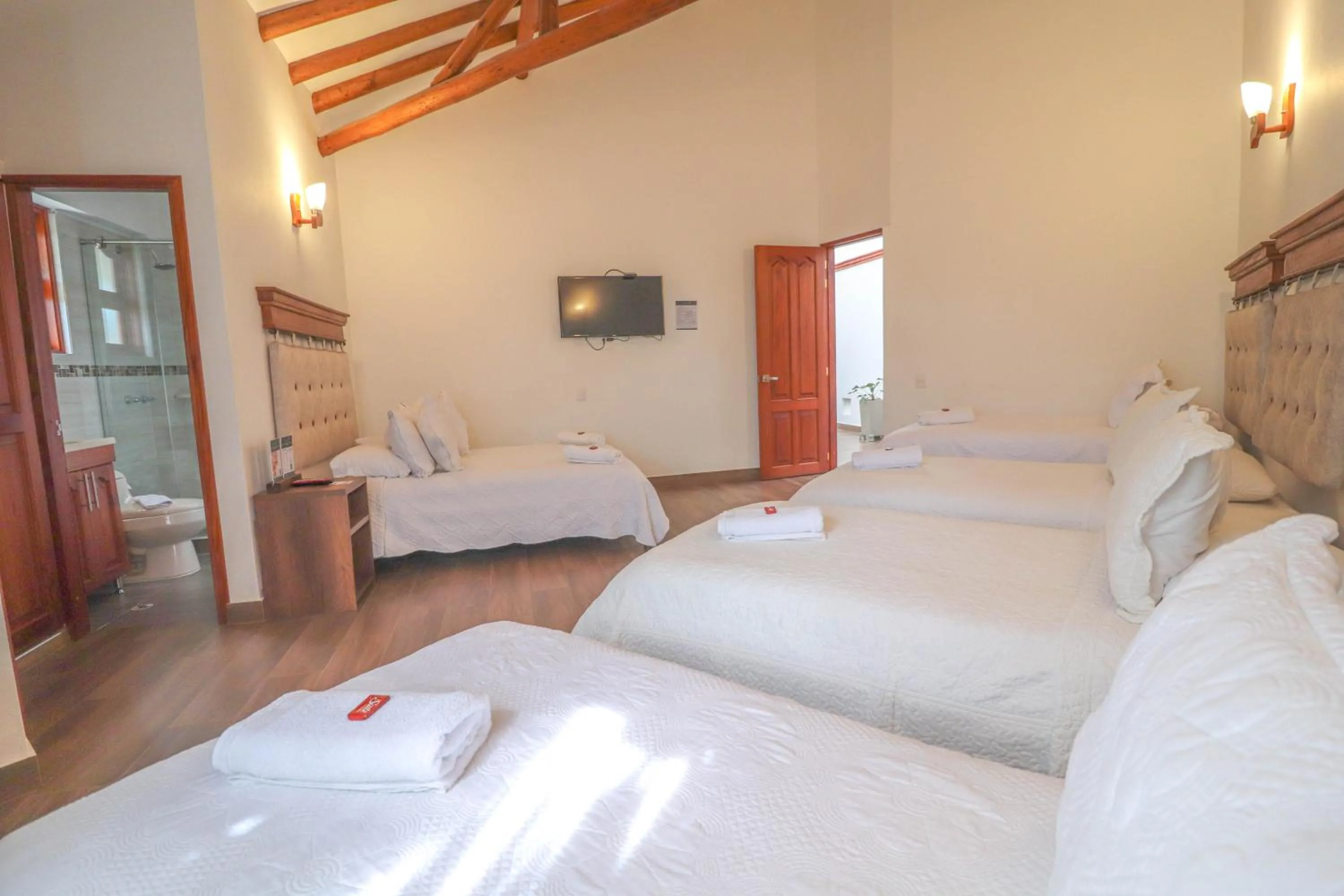 Photo of the whole room, Bed in Hotel las Palmas