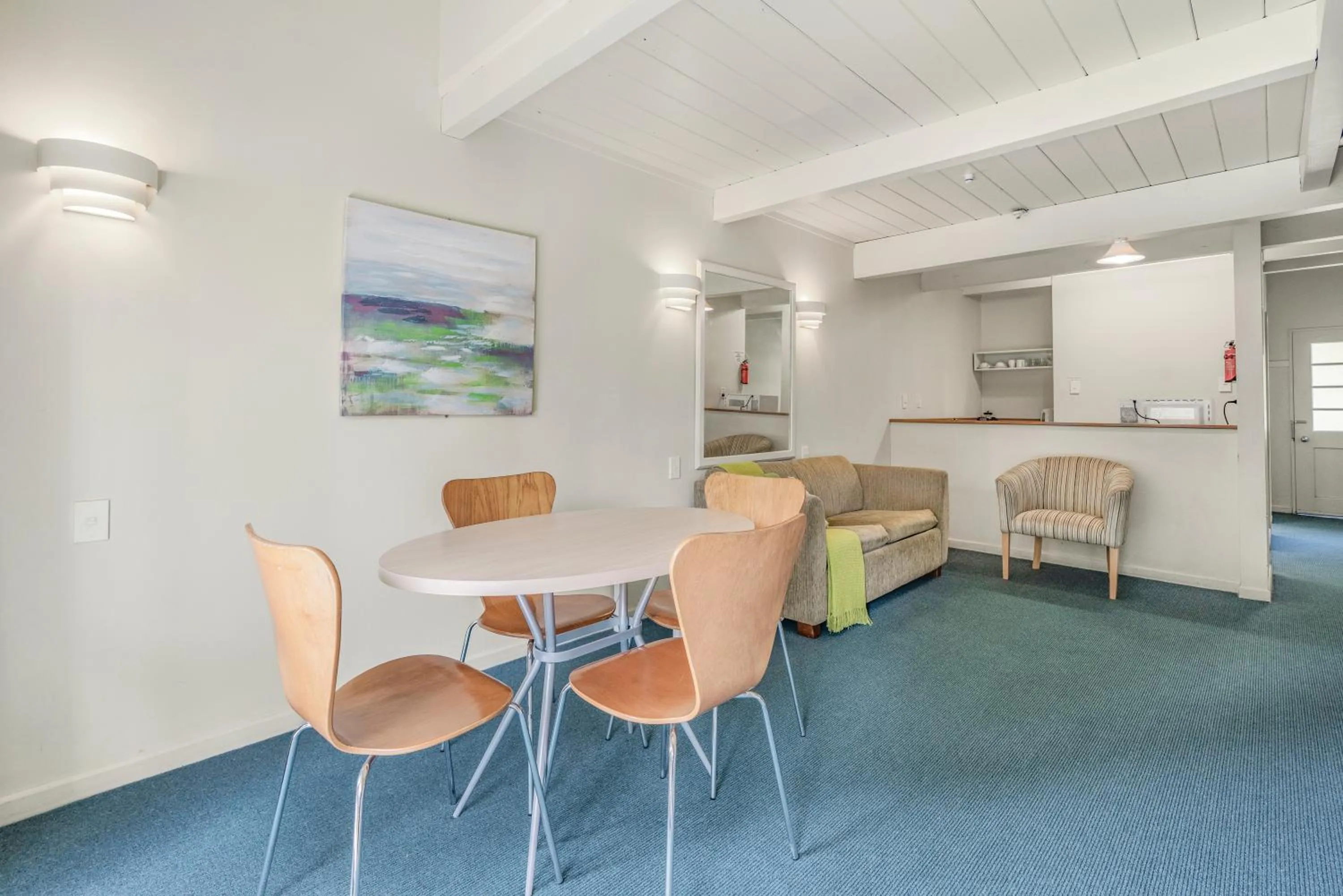 Kitchen or kitchenette in Capital Lodge Motor Inn