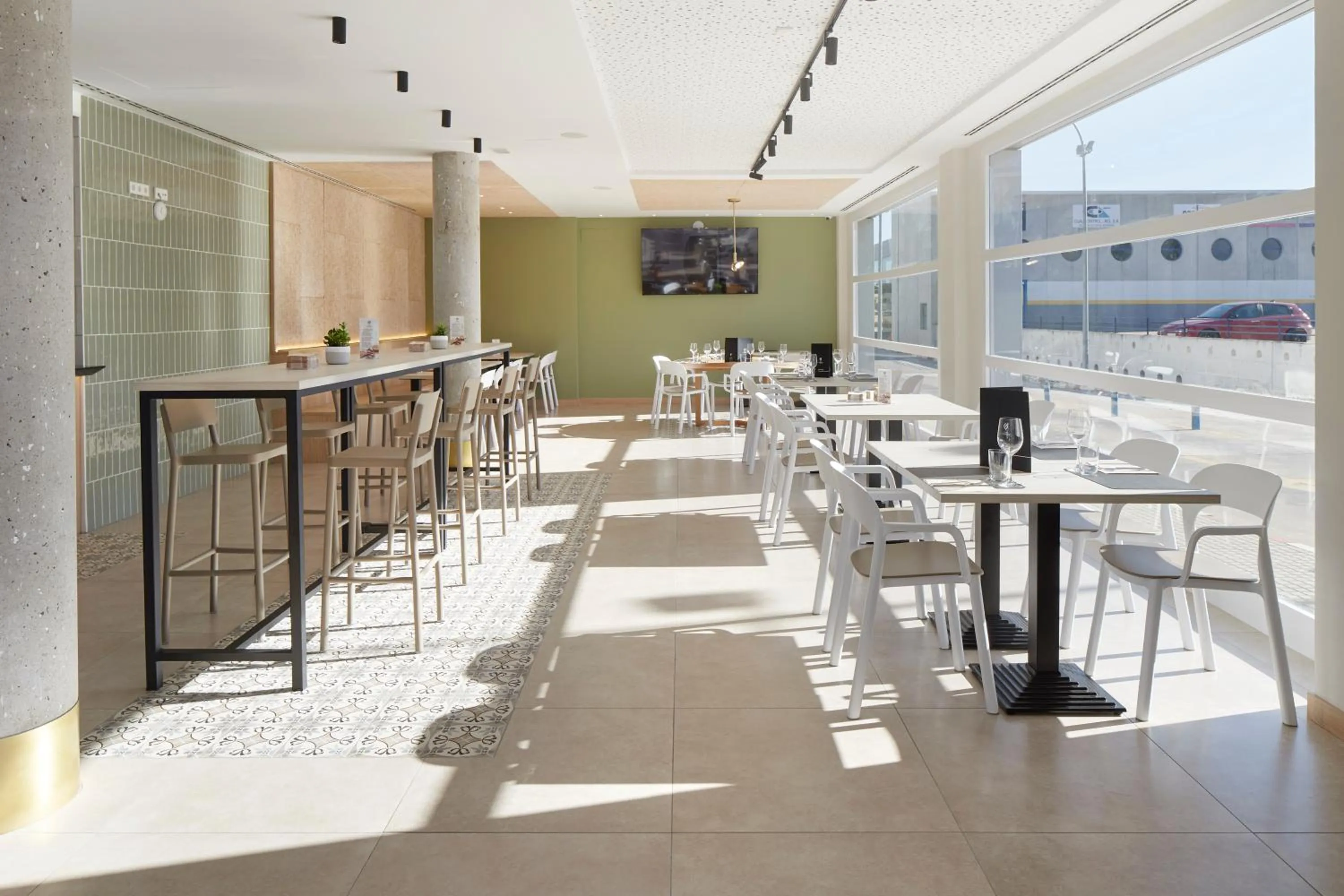 Restaurant/places to eat in Iraipe Logroño Hotel