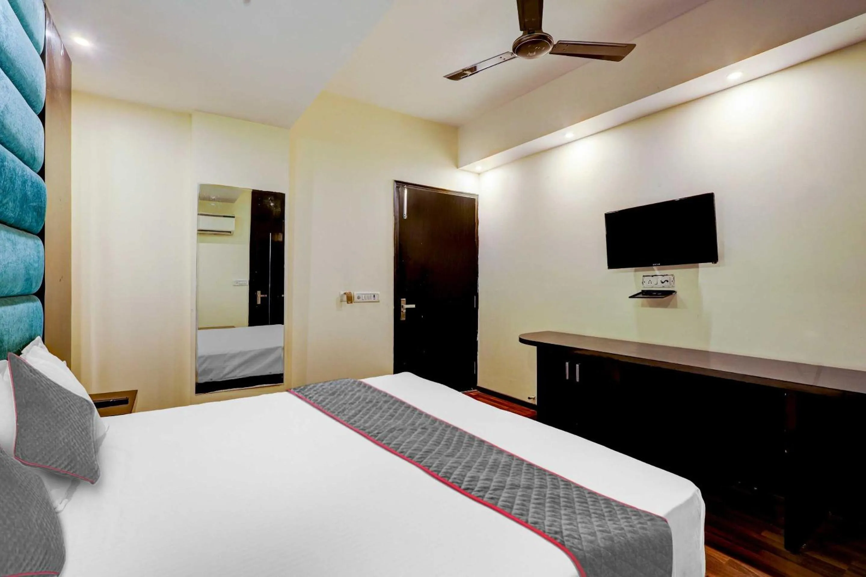 Bedroom in Hotel O Golden King