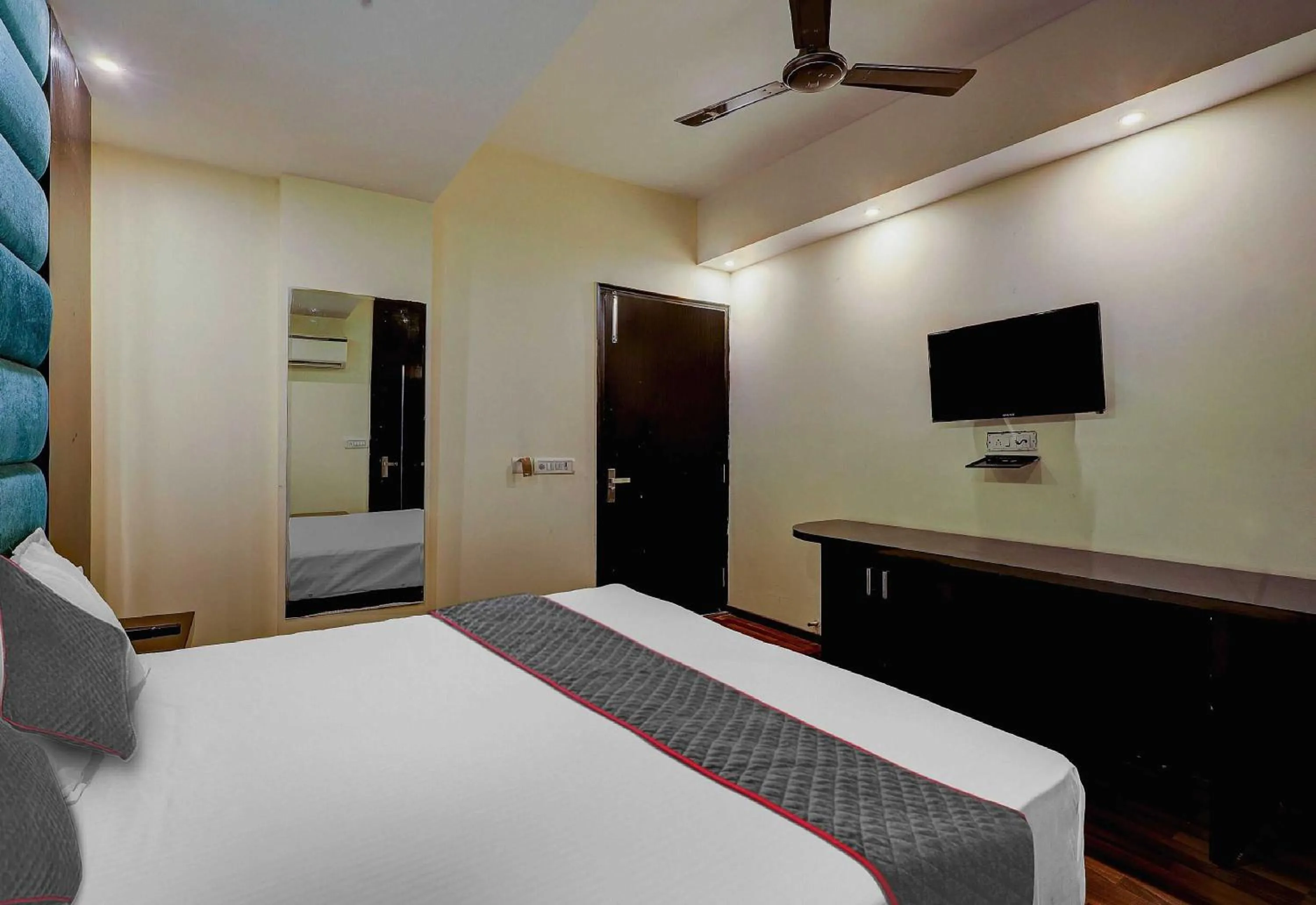 Bedroom in Hotel O Golden King