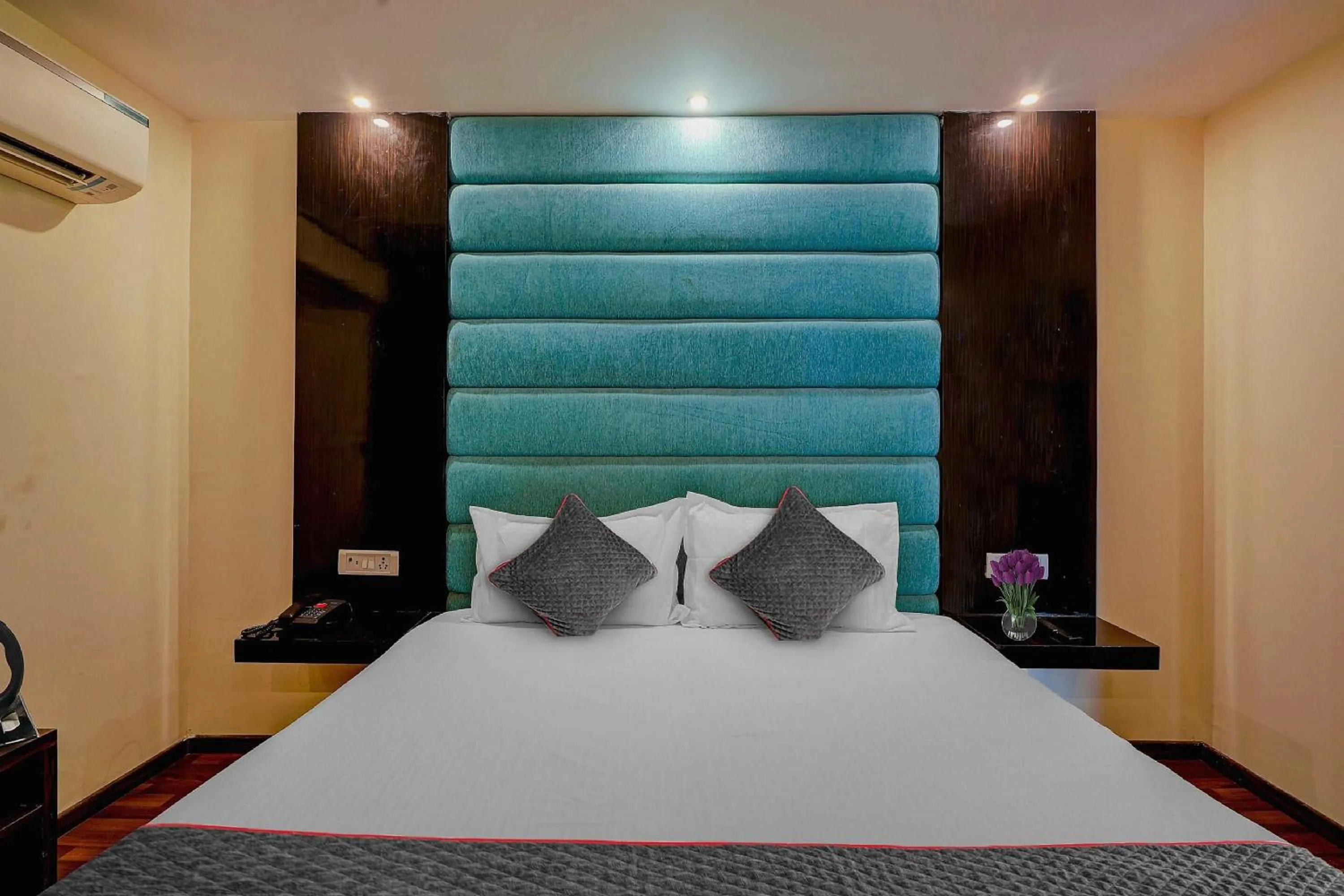 Bedroom in Hotel O Golden King