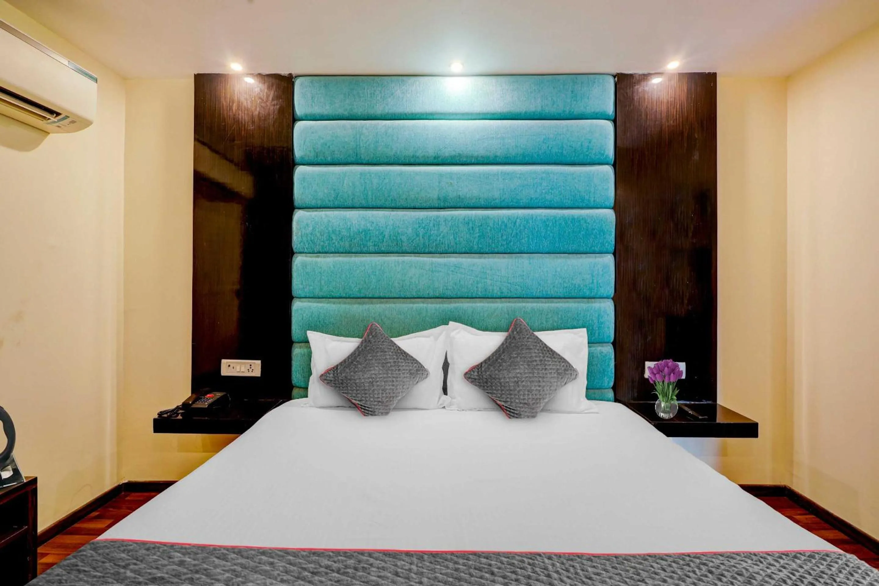 Bedroom in Hotel O Golden King