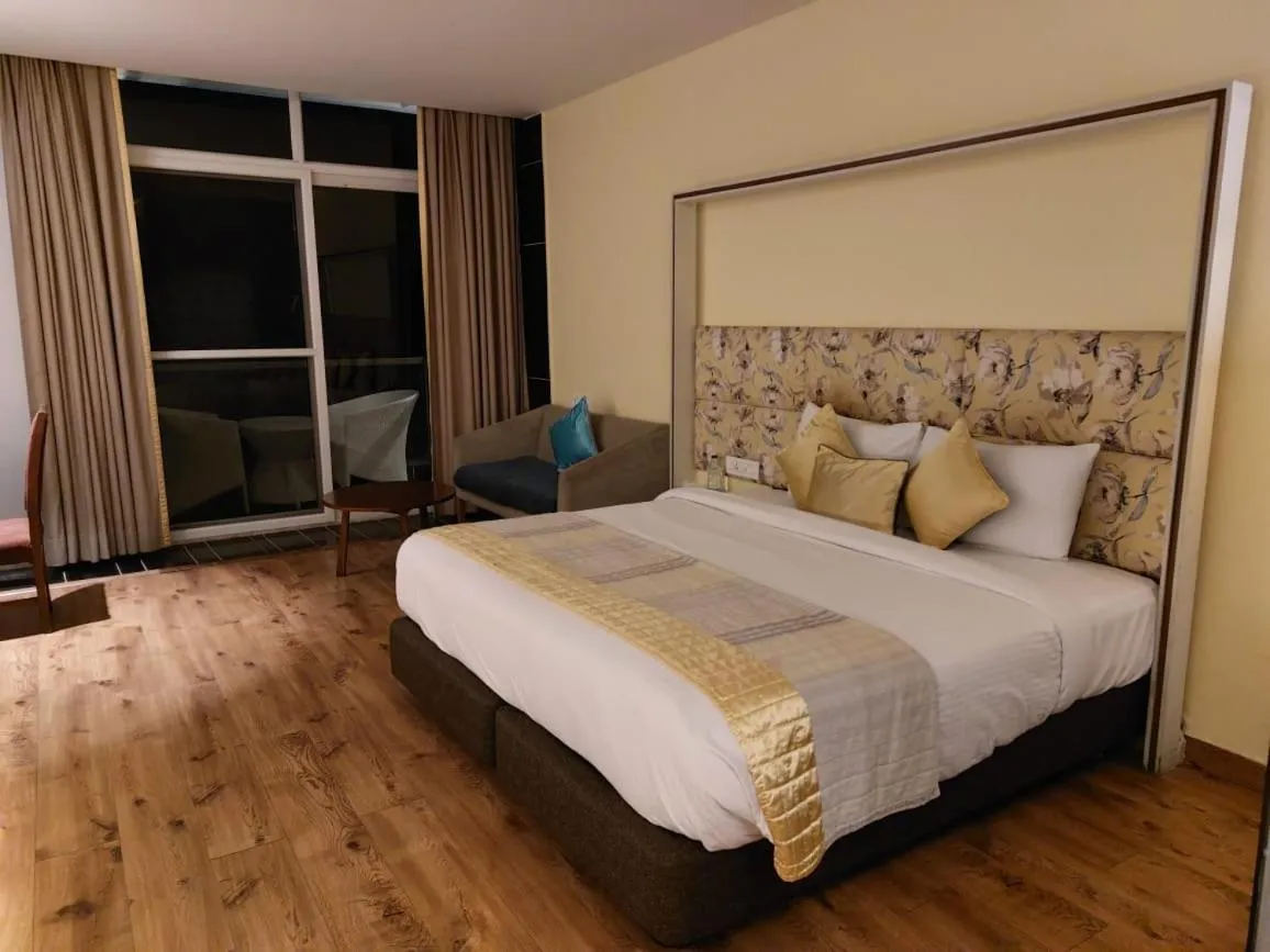 Bedroom, Bed in Wood Creek Resort & Spa Kasauli