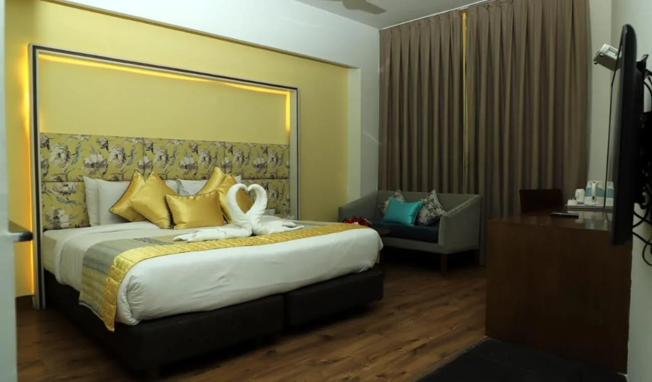 Bed in Wood Creek Resort & Spa Kasauli