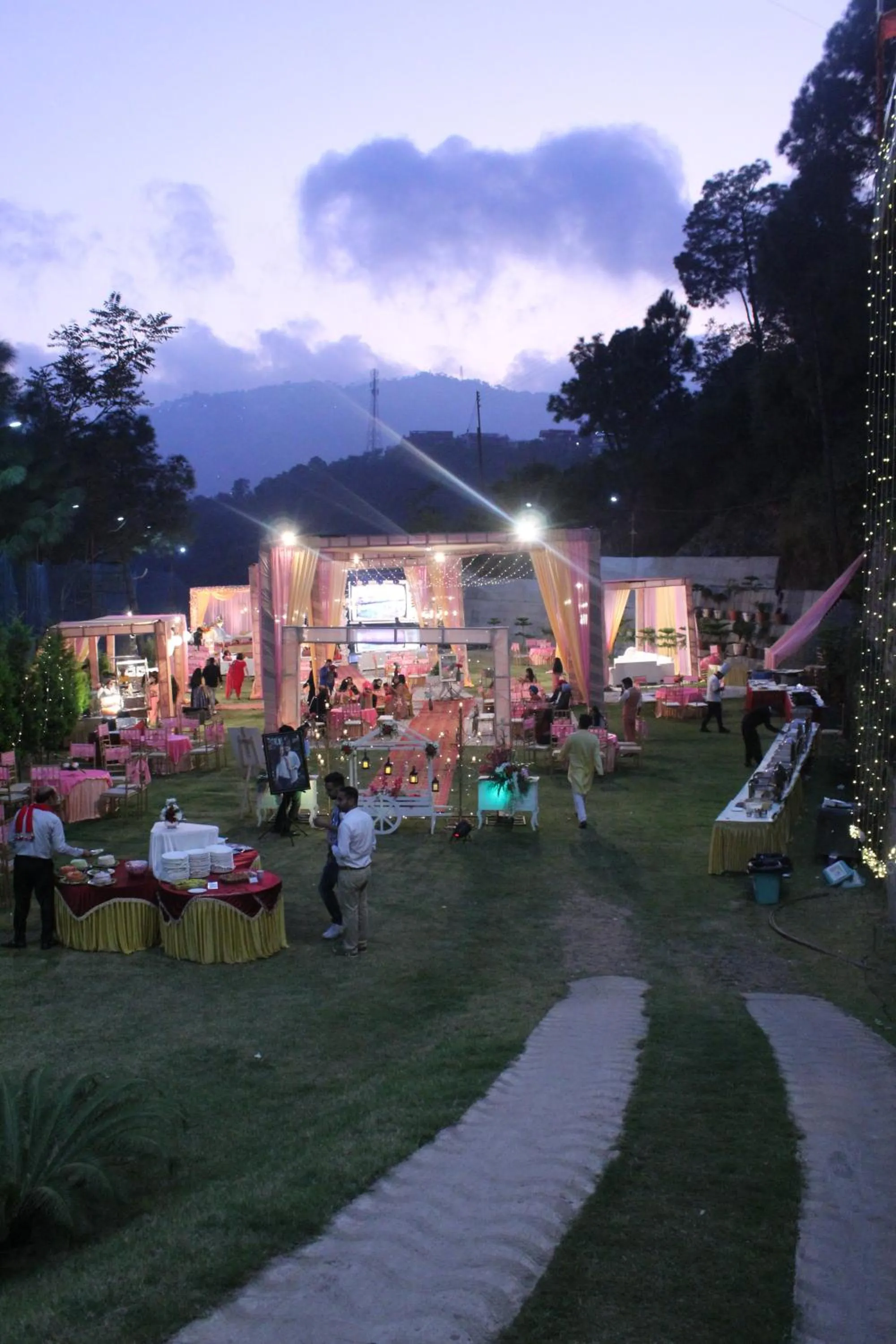 Wood Creek Resort & Spa Kasauli