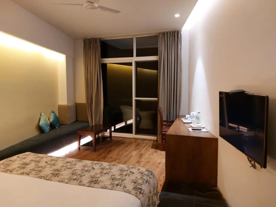Bedroom, Bed in Wood Creek Resort & Spa Kasauli