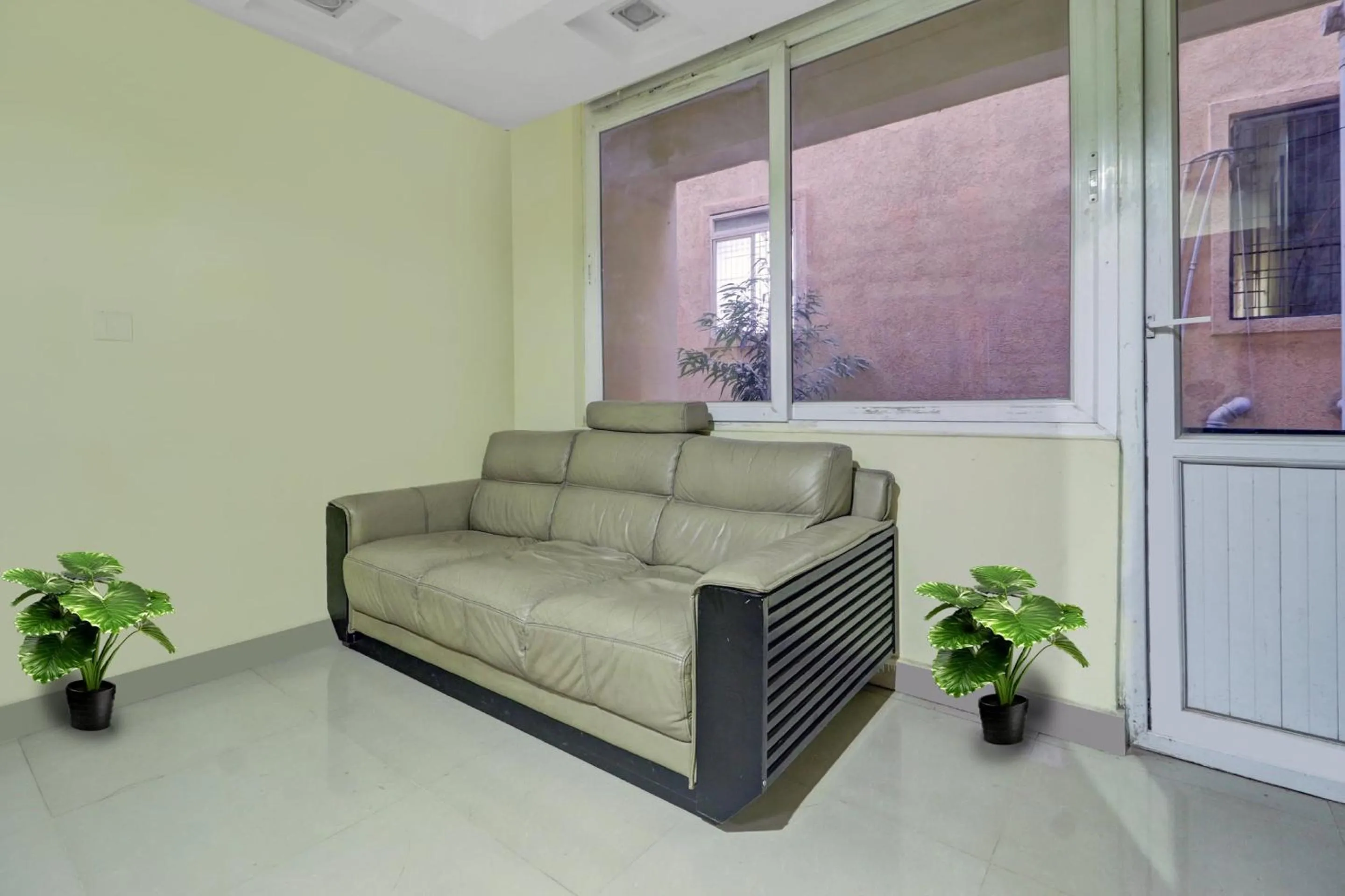 Lobby or reception in Hotel O Ruby Grand Inn Nallagandla