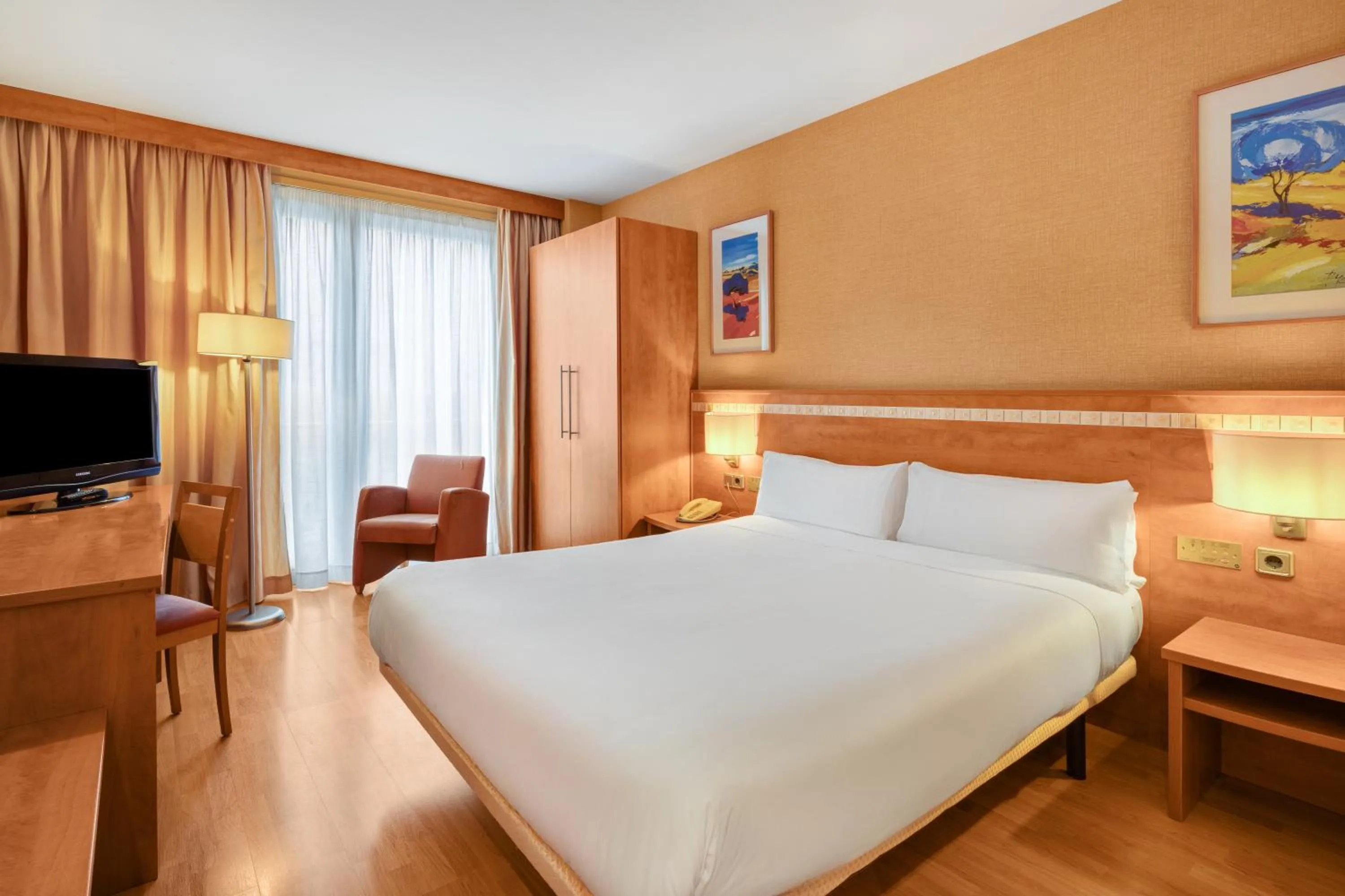 Bedroom, Bed in B&B HOTEL Tarragona Valls