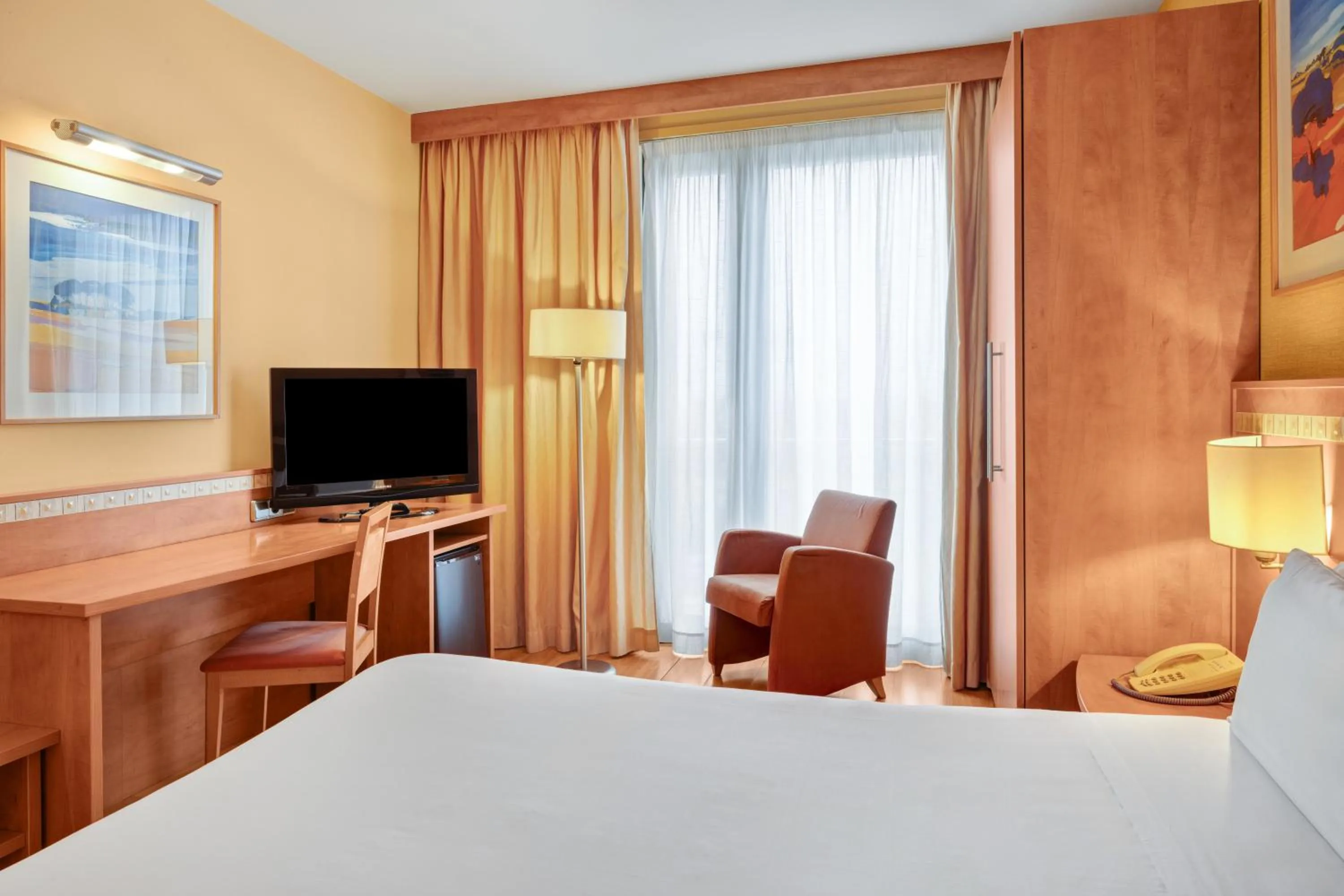 Bedroom, Bed in B&B HOTEL Tarragona Valls