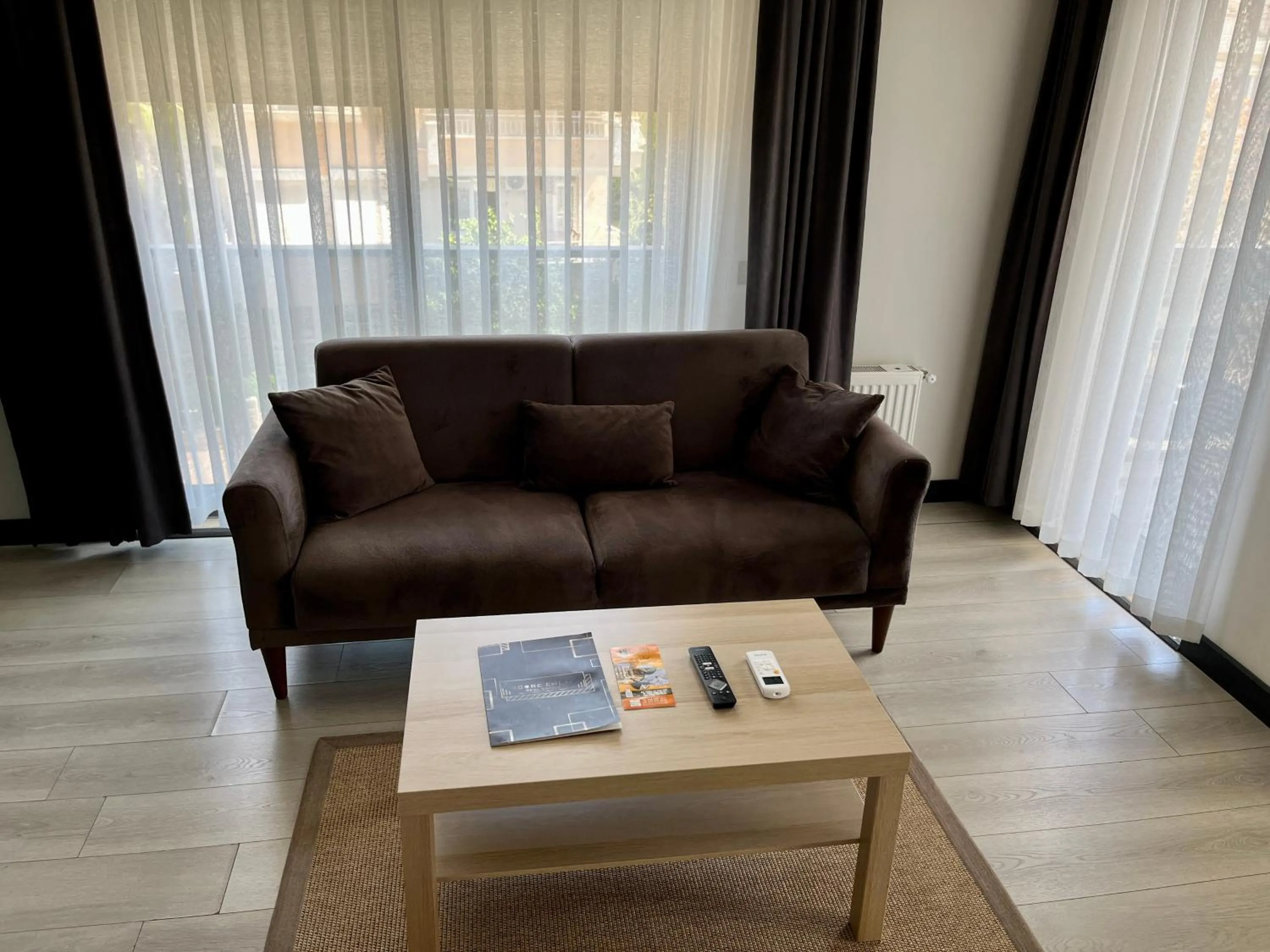 Seating area in ELUXİO SUİTE HOTEL